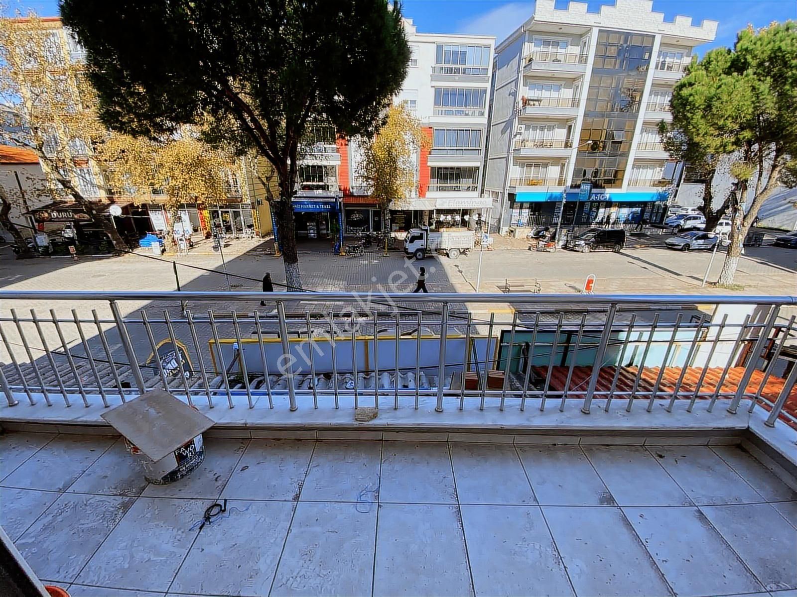 Dağlı !gayrimenkul'den Cadde Üzeri Teraslı 2+1 Daire - Görsel 8