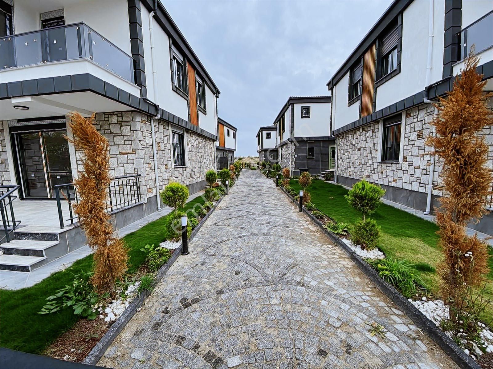 Dağlı !gayrimenkul'den Lüks Yapı Modern & Şık 3+1 Villa - Görsel 19