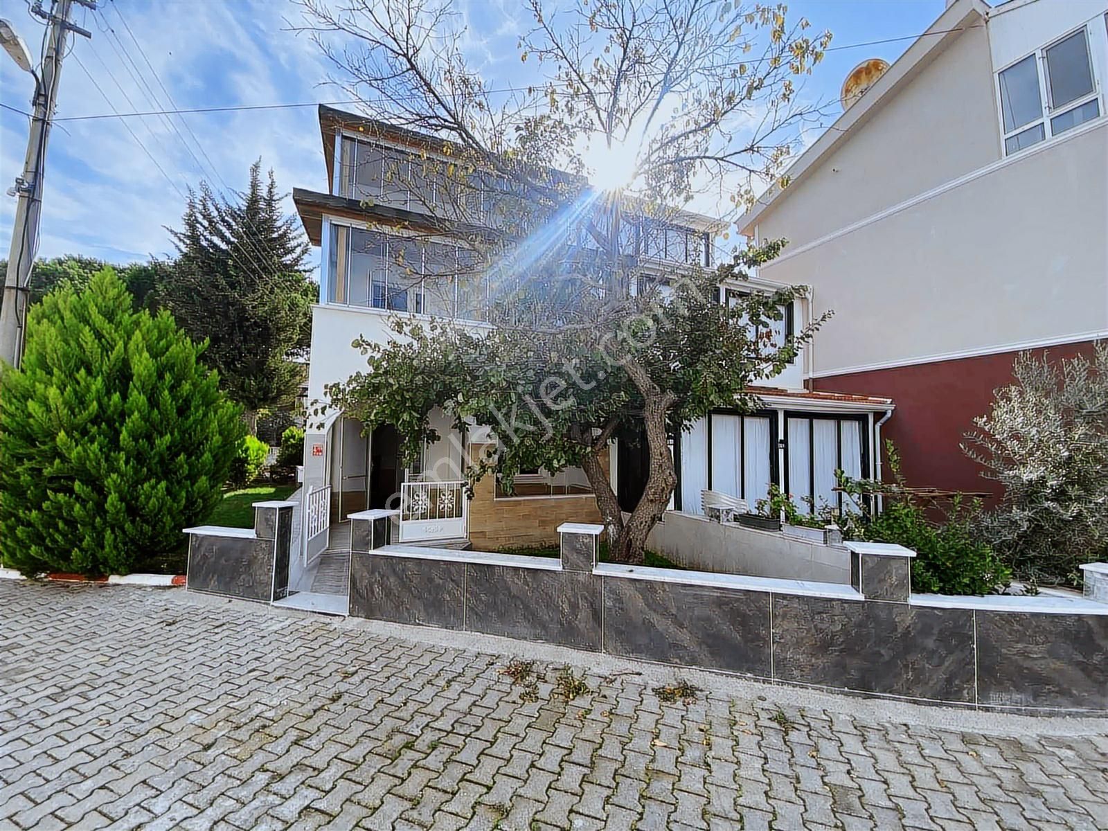 Dağlı !gayrimenkul'den Denize Sıfır Site İçi 3+1 Villa