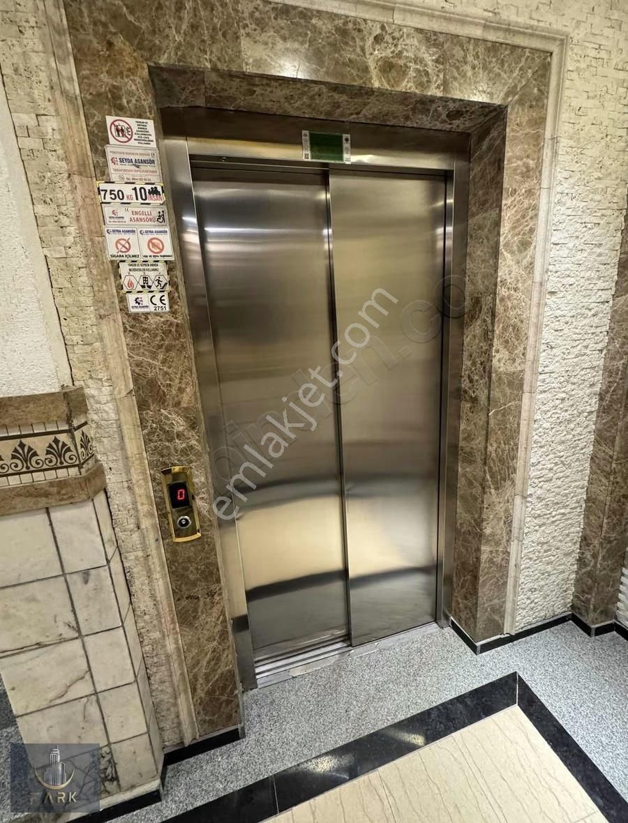 Belediye De Merkezi Konum Da Satılık Teras Balkonlu 2+1 - Görsel 12