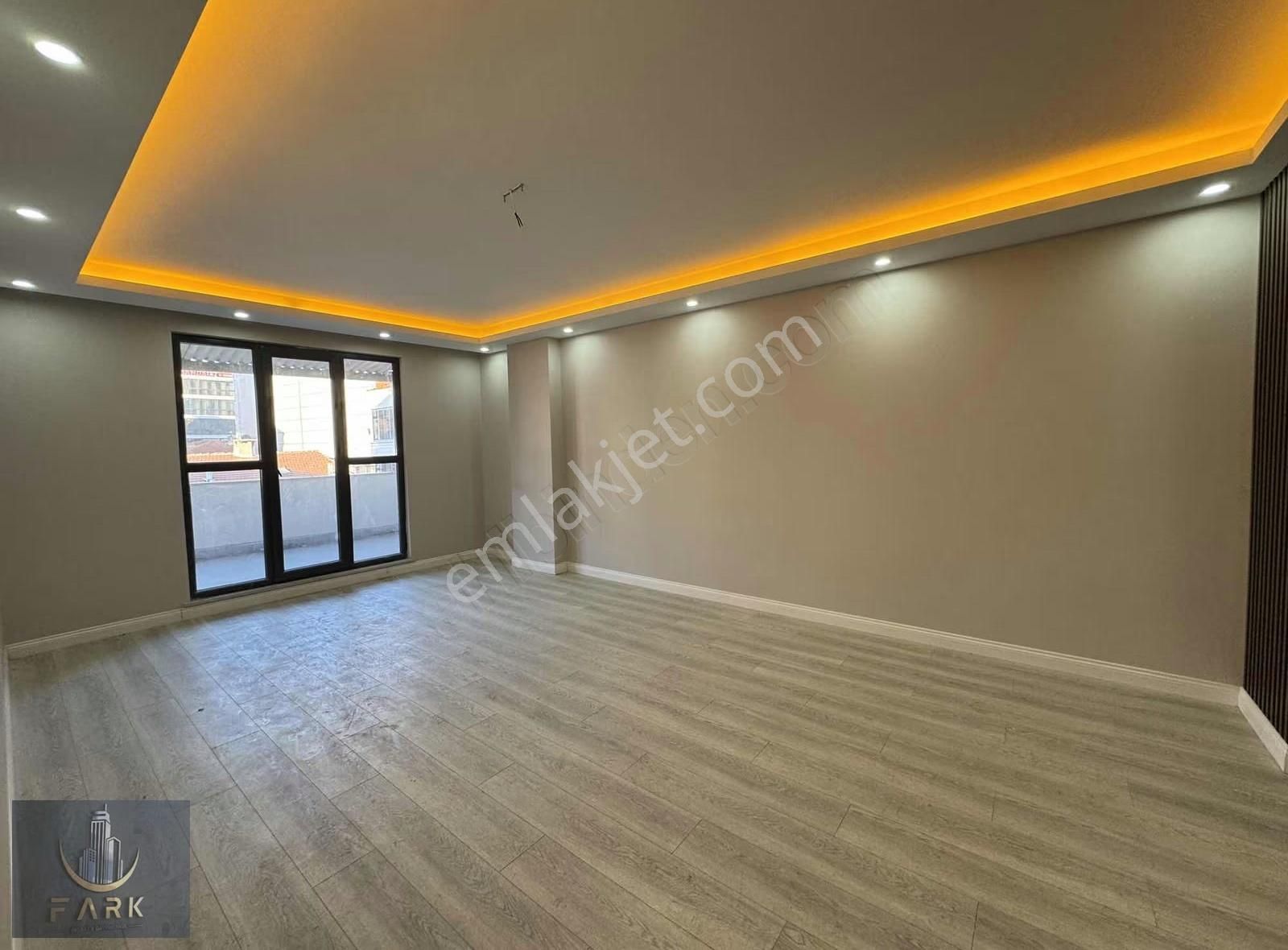 Belediye De Merkezi Konum Da Satılık Teras Balkonlu 2+1 - Görsel 22