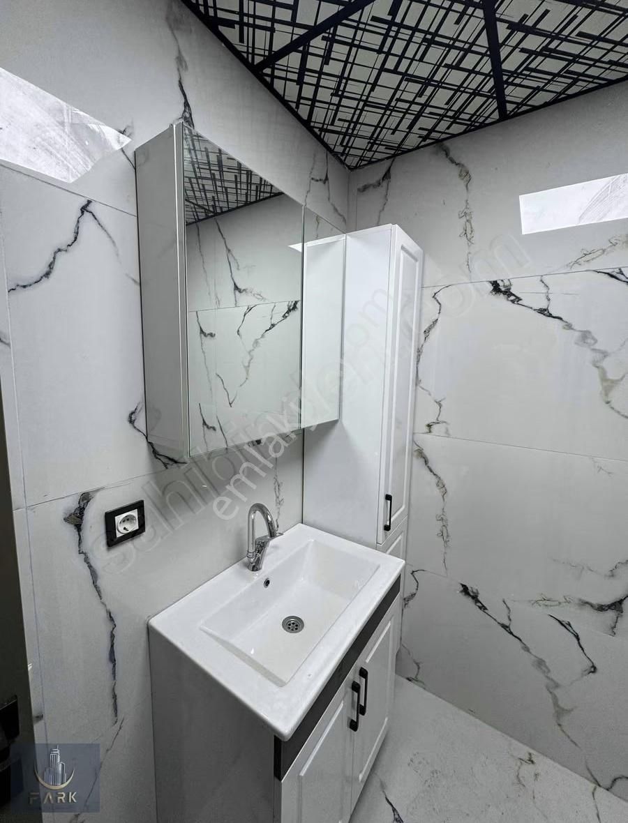 Belediye De Merkezi Konum Da Satılık Teras Balkonlu 2+1 - Görsel 15