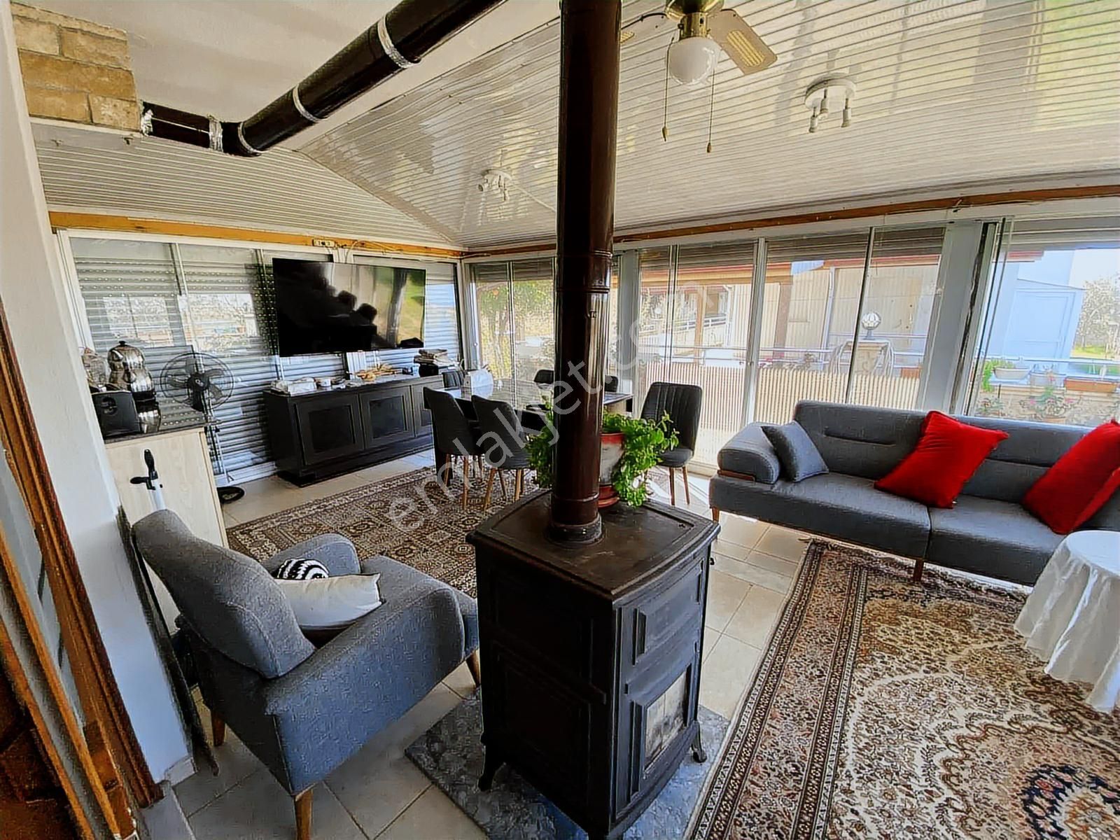 Dağlı !gayrimenkul'den Deniz Manzaralı 5+1 Fırsat Villa - Görsel 4