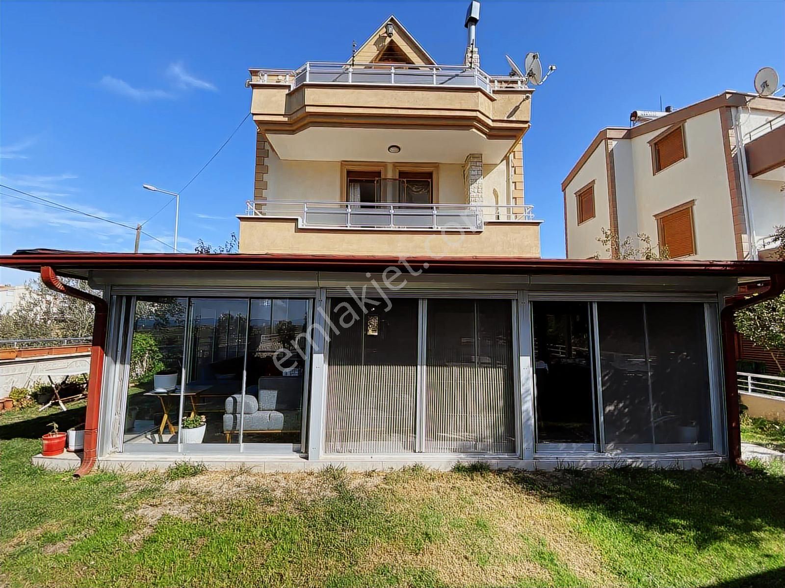 Dağlı !gayrimenkul'den Deniz Manzaralı 5+1 Fırsat Villa - Görsel 15