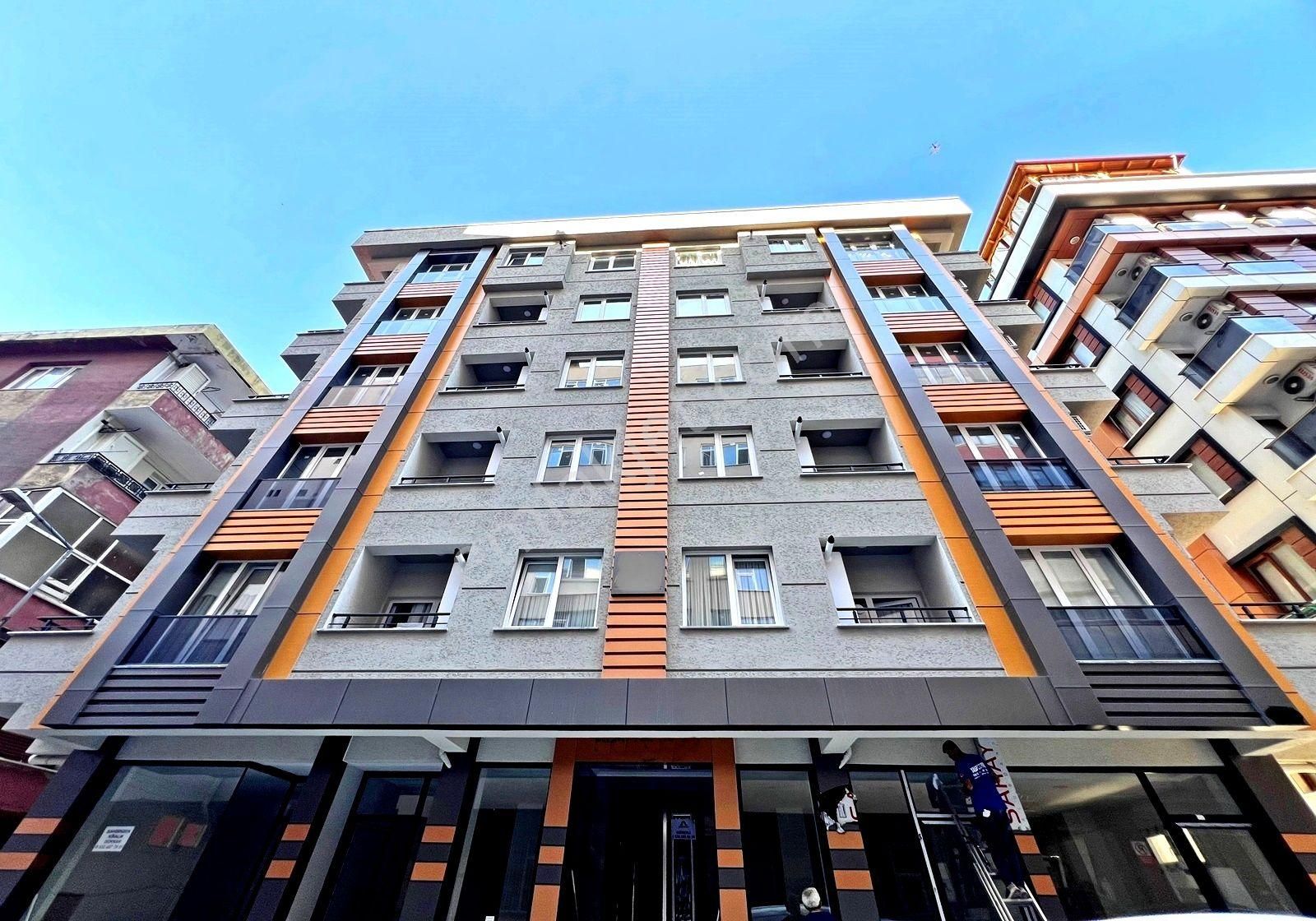 Weal World' Den Metrobüs Yakını, K.otoparklı, Yeni Binada, Ön Cephe, Lüks Dubleks ...