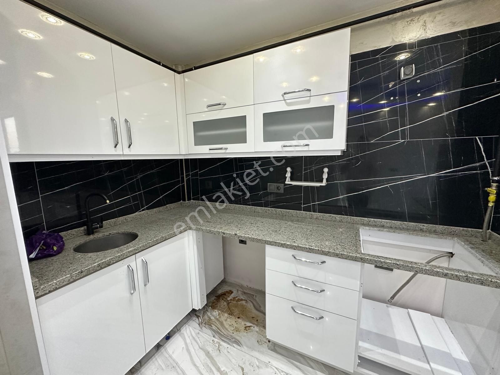 Kabasakal Mahallesi’nde Havuz Cepheli Sıfır 2+1 Fırsat Daire - Görsel 7