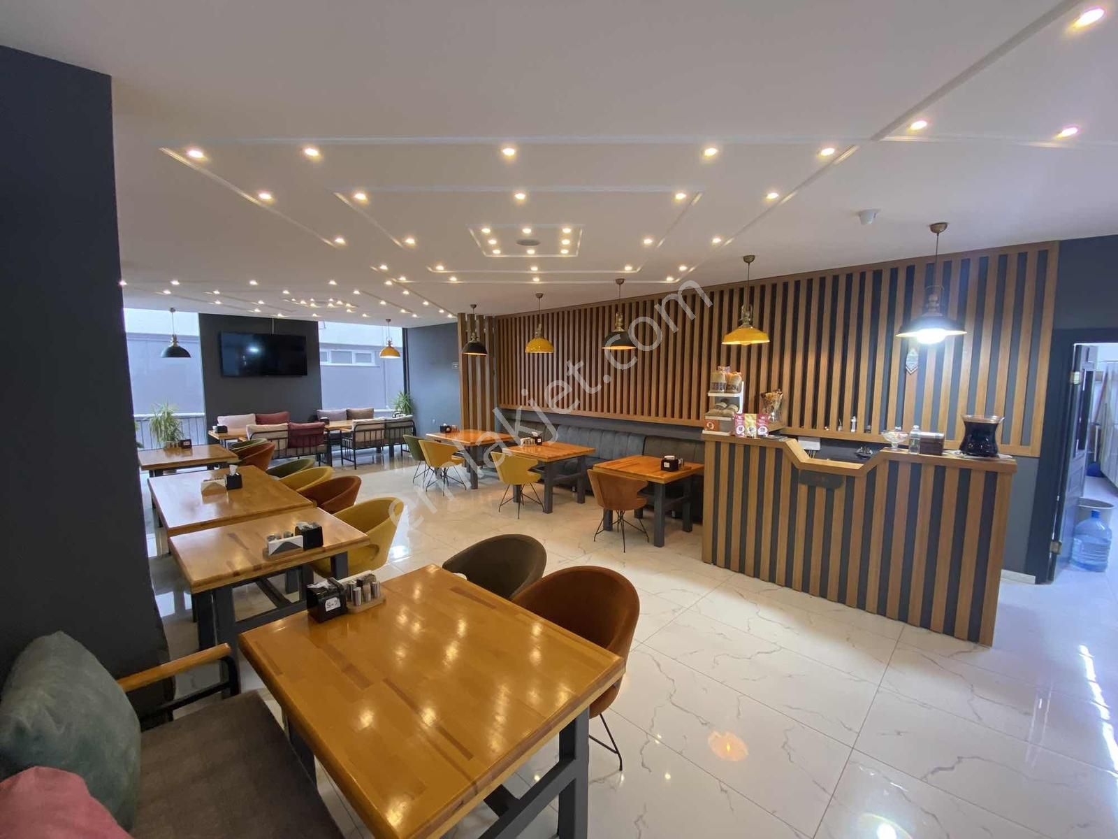 Realty World Şehir Hastanesi Karşısıdevren Kiralık Fırsat İşyeri