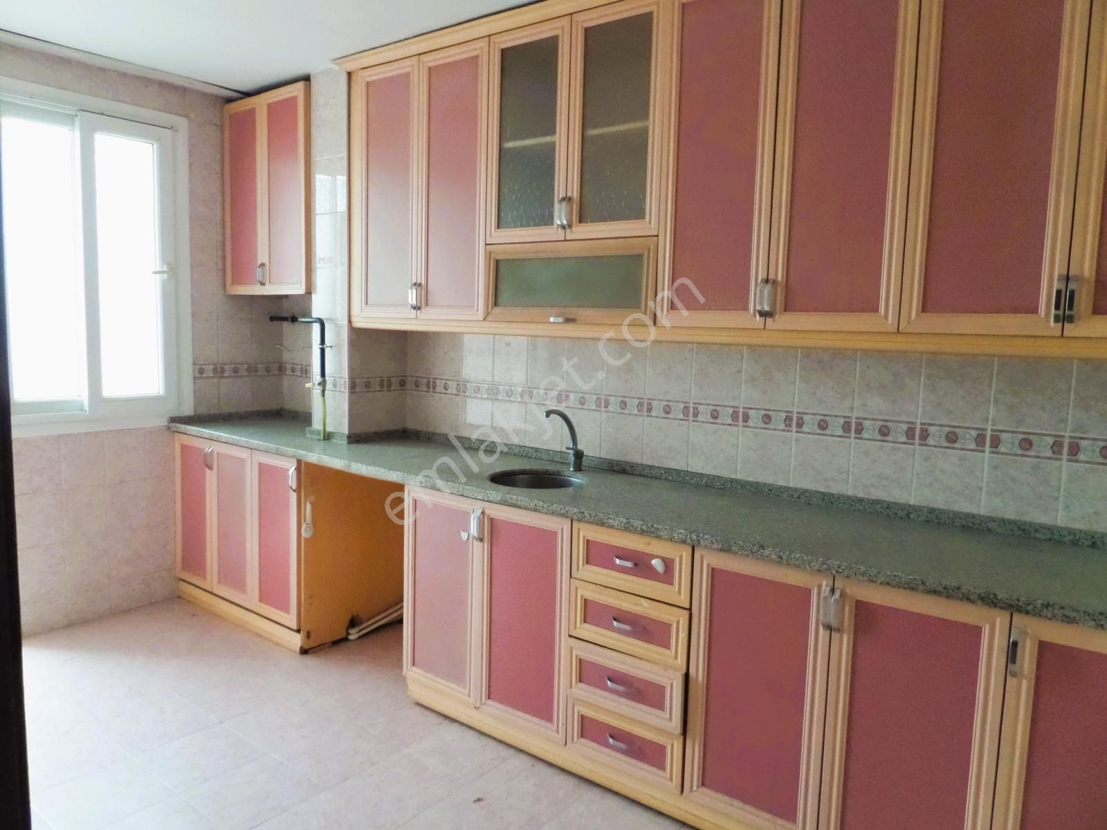 Bahçeşehir'de,2.kat,3+1,doğalgazlı,bulvarüstü Kiralık Daire