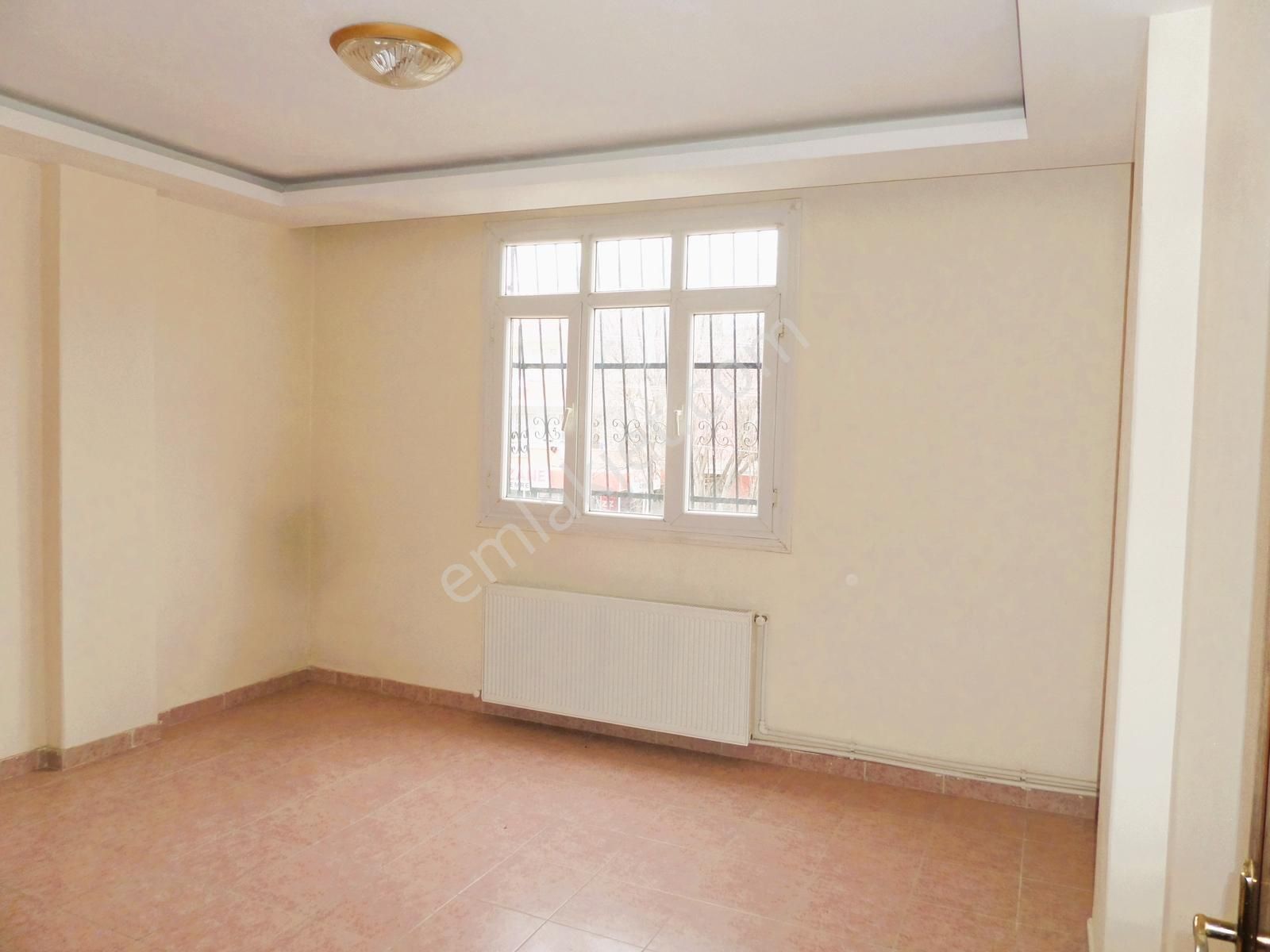 Bahçeşehir'de,2.kat,3+1,doğalgazlı,bulvarüstü Kiralık Daire - Görsel 14