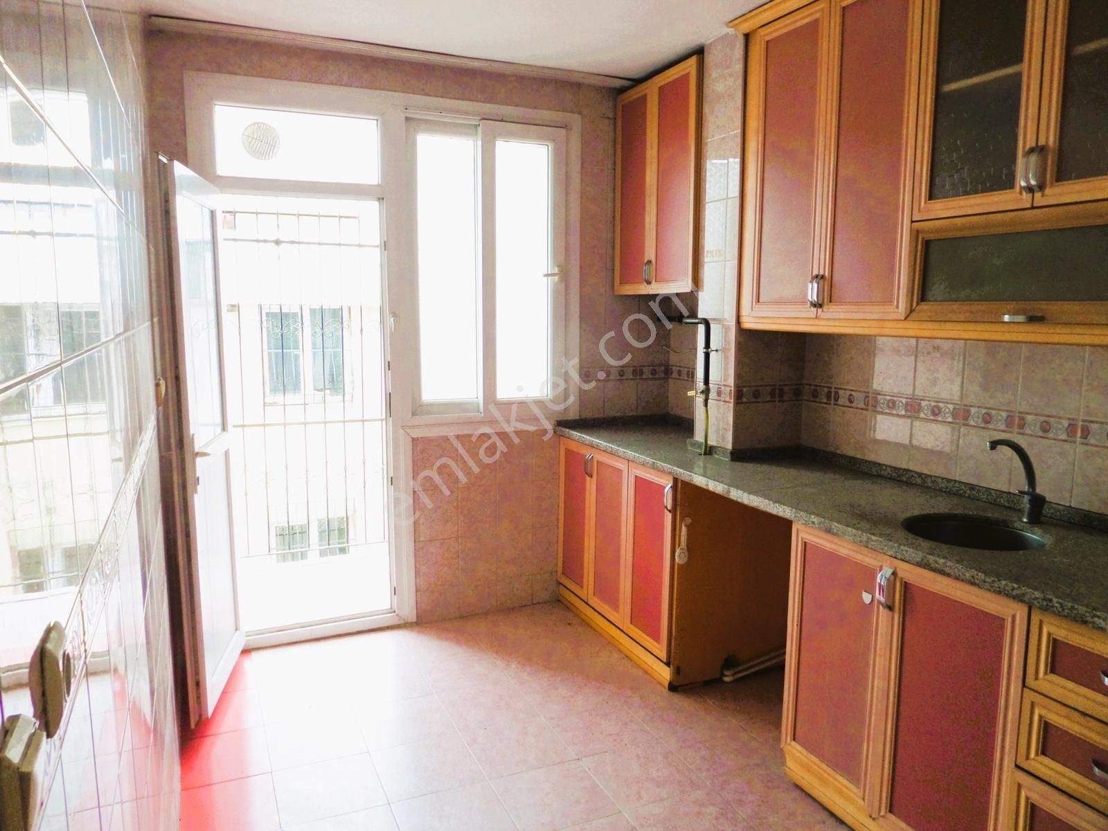 Bahçeşehir'de,2.kat,3+1,doğalgazlı,bulvarüstü Kiralık Daire - Görsel 19