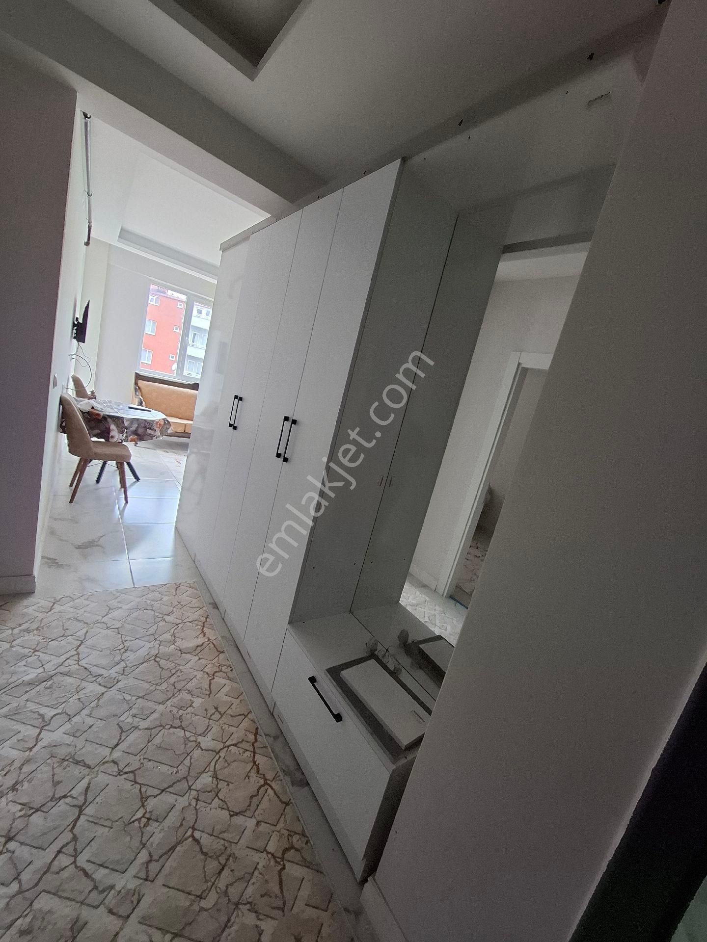 Çarşı Merkezde Kiralık Eşyalı 1+1 Daire - Görsel 10