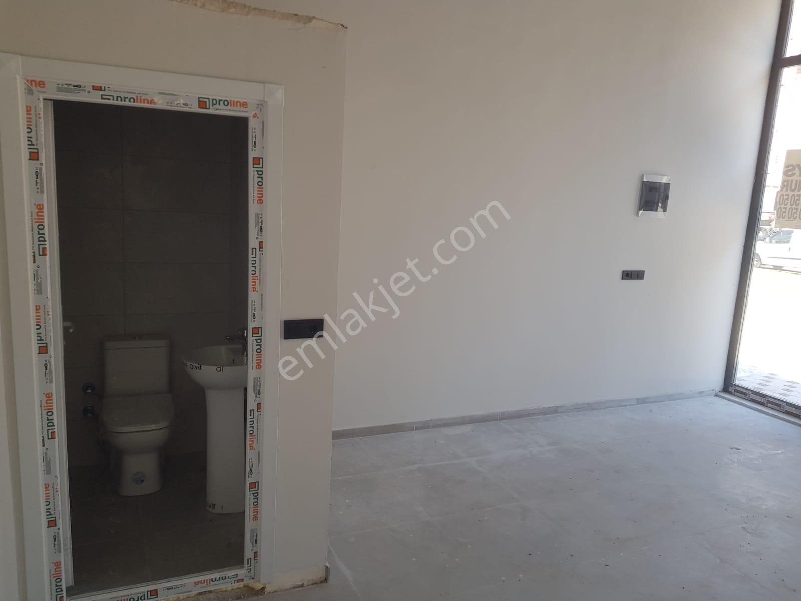 Millet Mahallesinde Kıralık Fırsat Dükkan