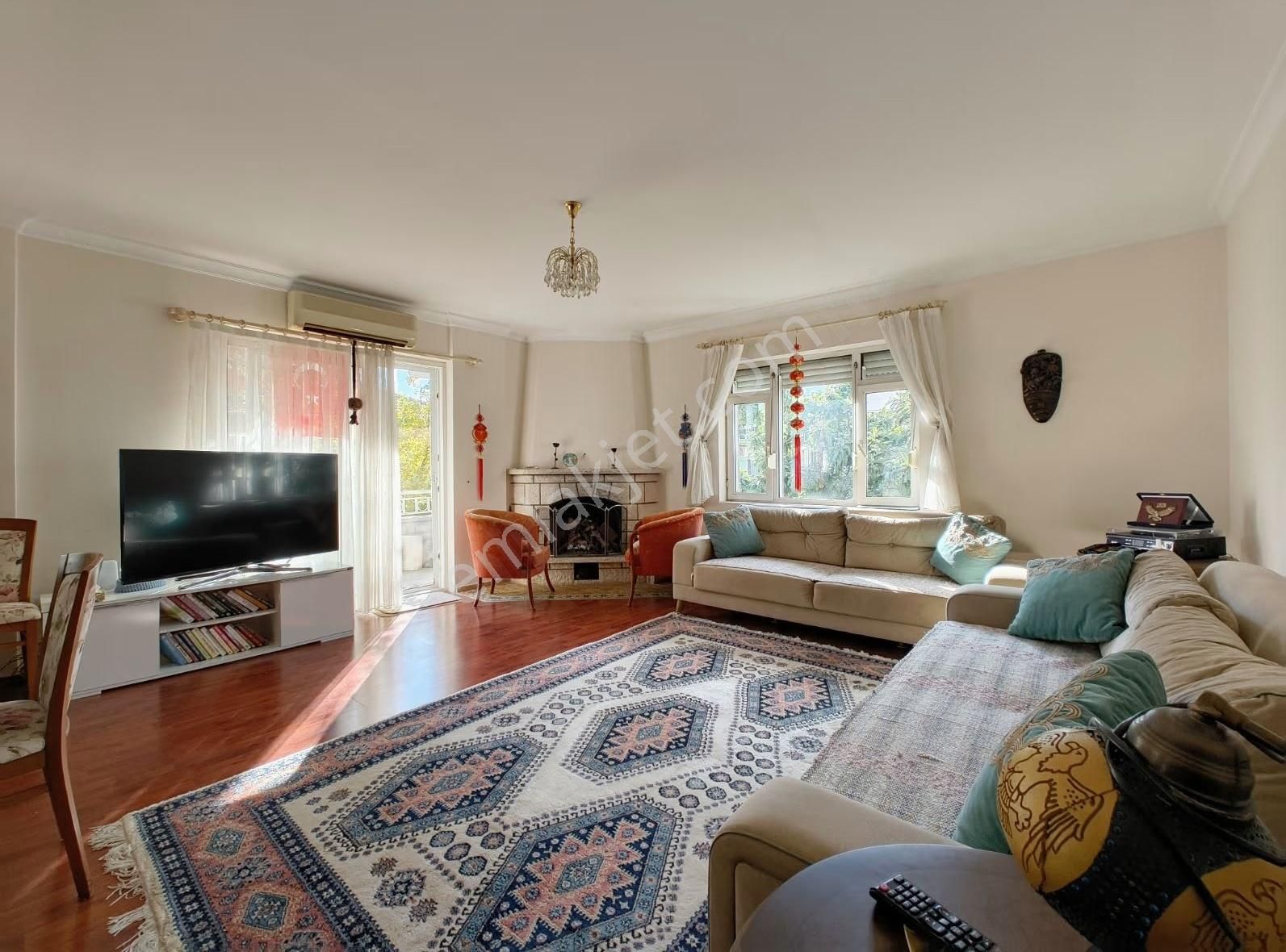 Marmaris Merkezde, Geniş Salonlu Ve Şömineli 3+1 Daire - Görsel 8