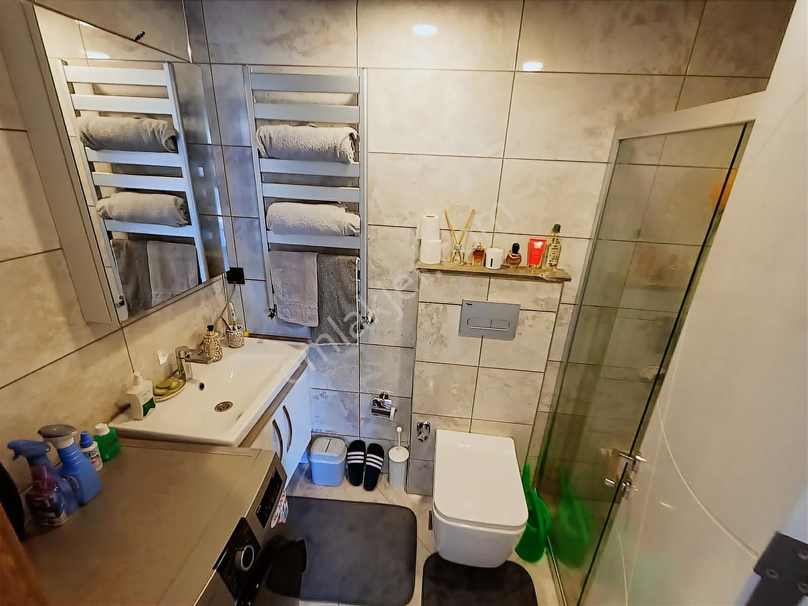 Kuşadası'nda Havuzlu Güvenlikli Sitede Doğalgazlı Ara Kat Daire - Görsel 32