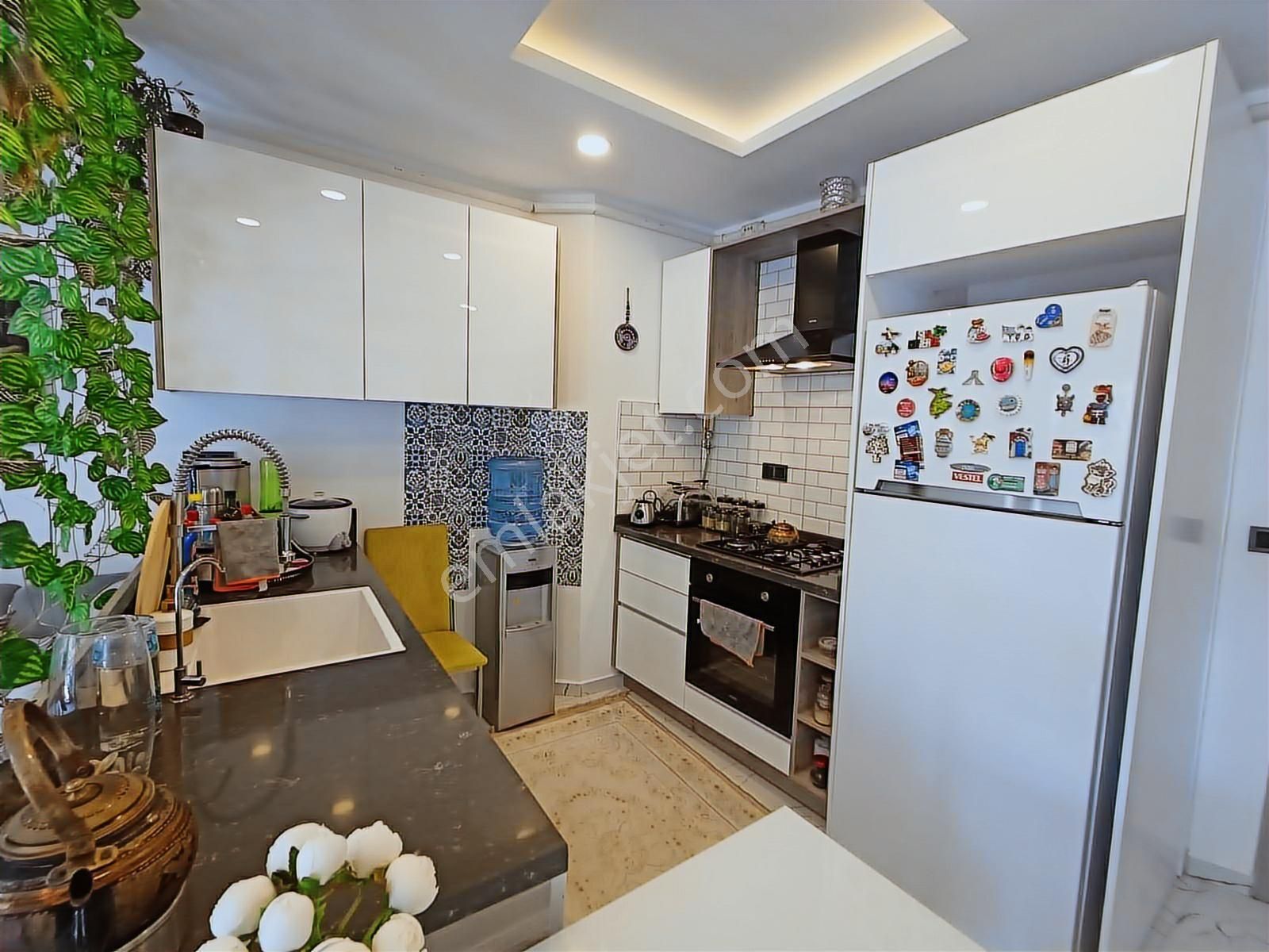 Kuşadası'nda Havuzlu Güvenlikli Sitede Doğalgazlı Ara Kat Daire - Görsel 28