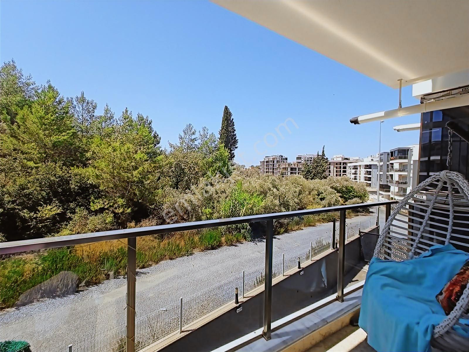 Kuşadası'nda Havuzlu Güvenlikli Sitede Doğalgazlı Ara Kat Daire - Görsel 18