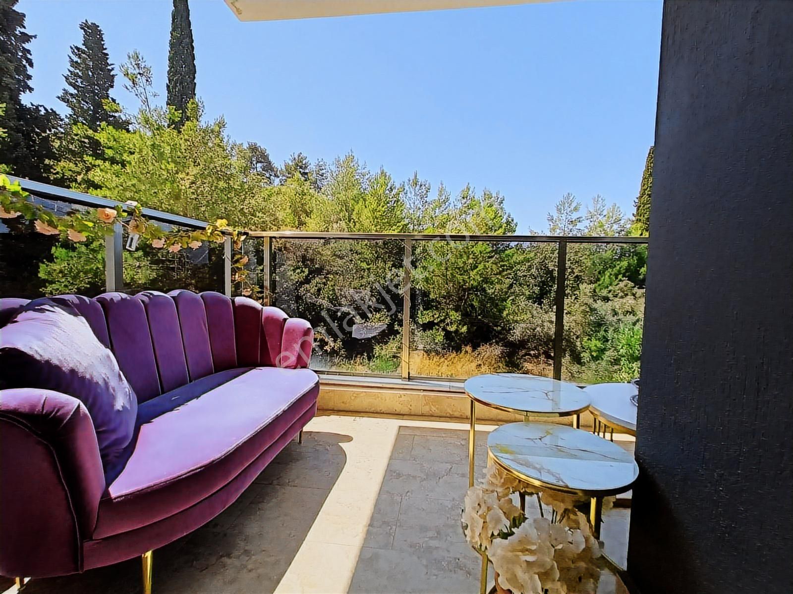 Kuşadası'nda Havuzlu Güvenlikli Sitede Doğalgazlı Ara Kat Daire - Görsel 22