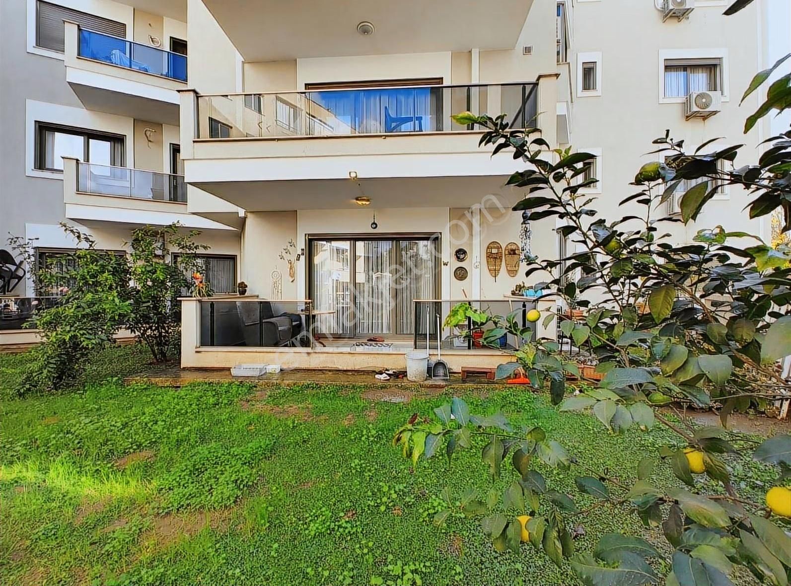 Denize 30 Adım, Bahçeli Prestij Daire