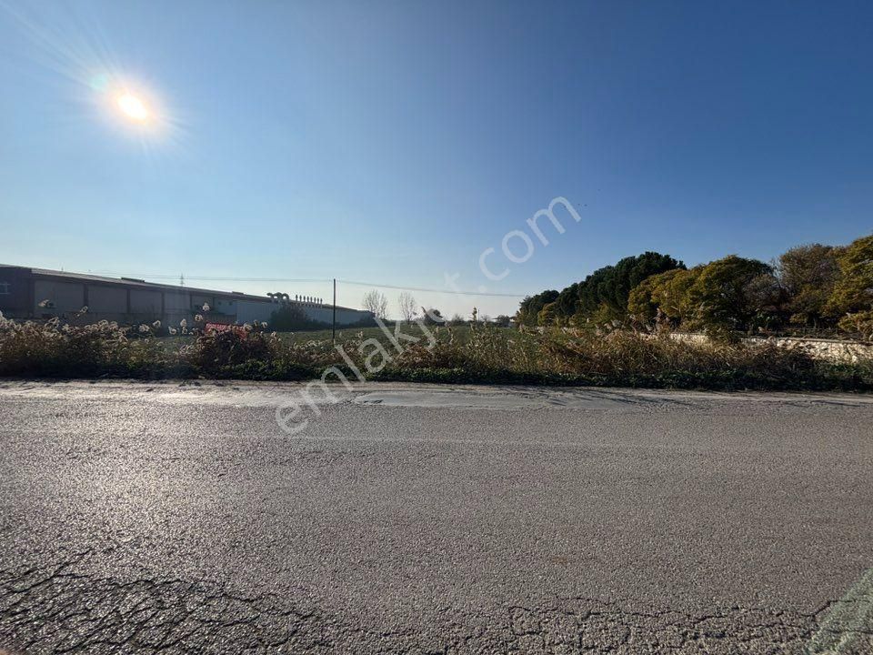 Tc Emlaktan Satılık Merkeze Yakın İmara Girmiş Tarla ! - Görsel 4