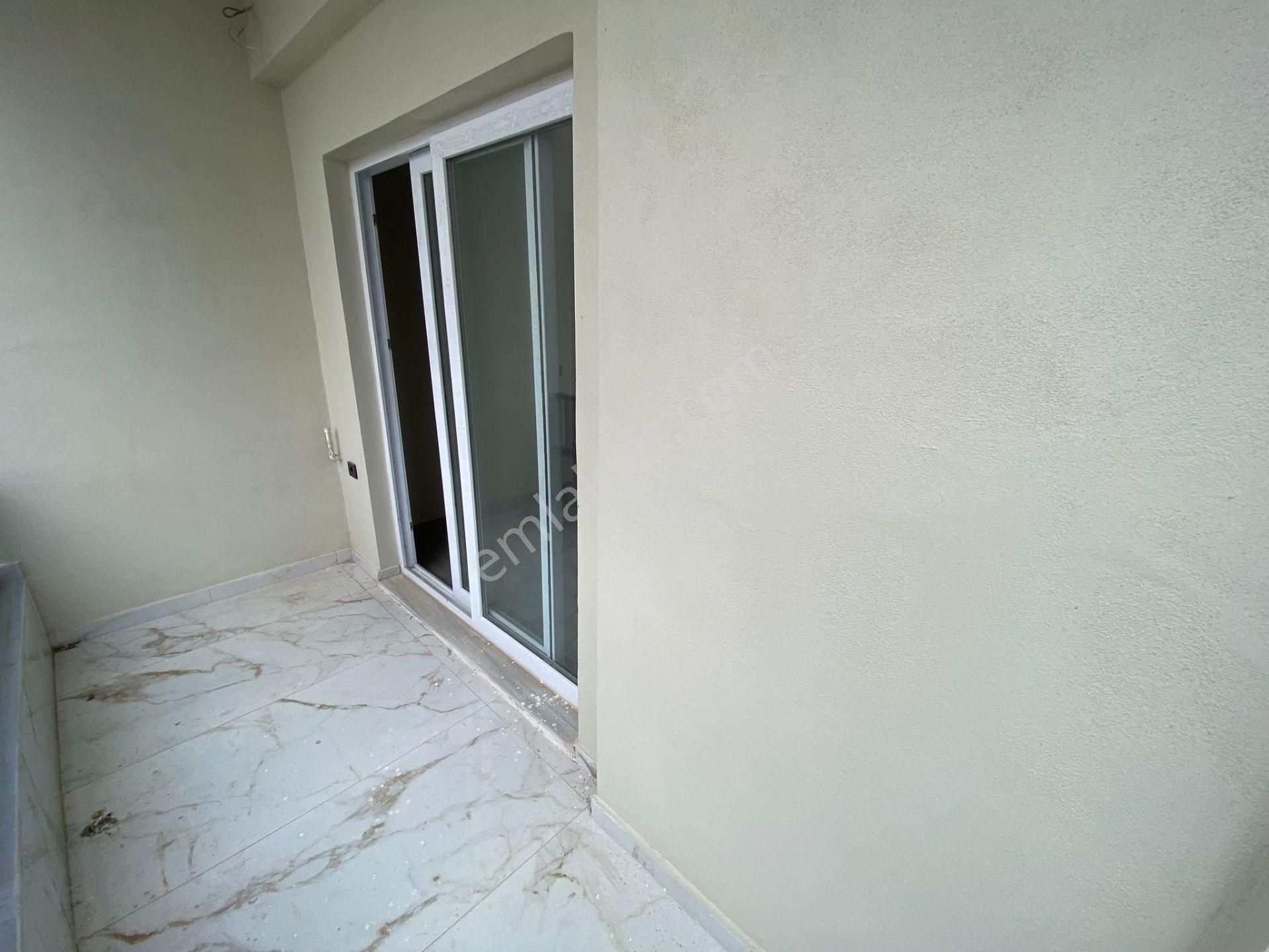 Karınca'dan Davultepe'de Havuzlu B.mutfaklı Üç Cepheli 2+1 - Görsel 16