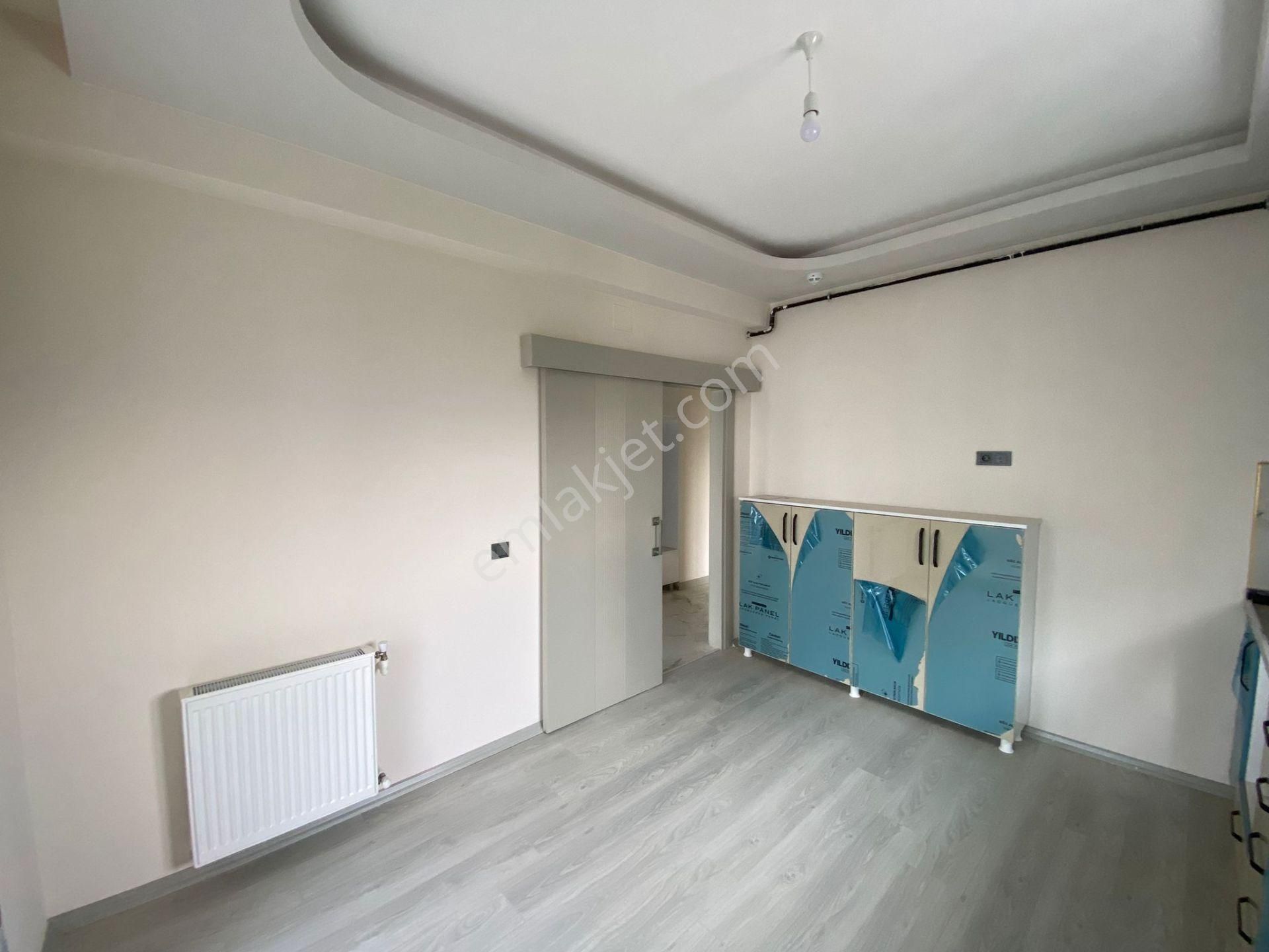 Karınca'dan Davultepe'de Havuzlu B.mutfaklı Üç Cepheli 2+1 - Görsel 5