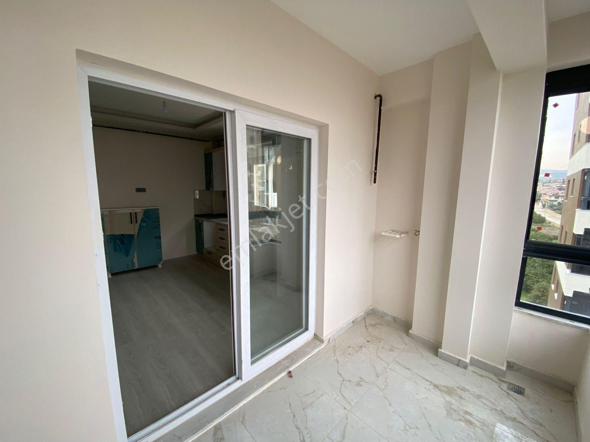 Karınca'dan Davultepe'de Havuzlu B.mutfaklı Üç Cepheli 2+1 - Görsel 15