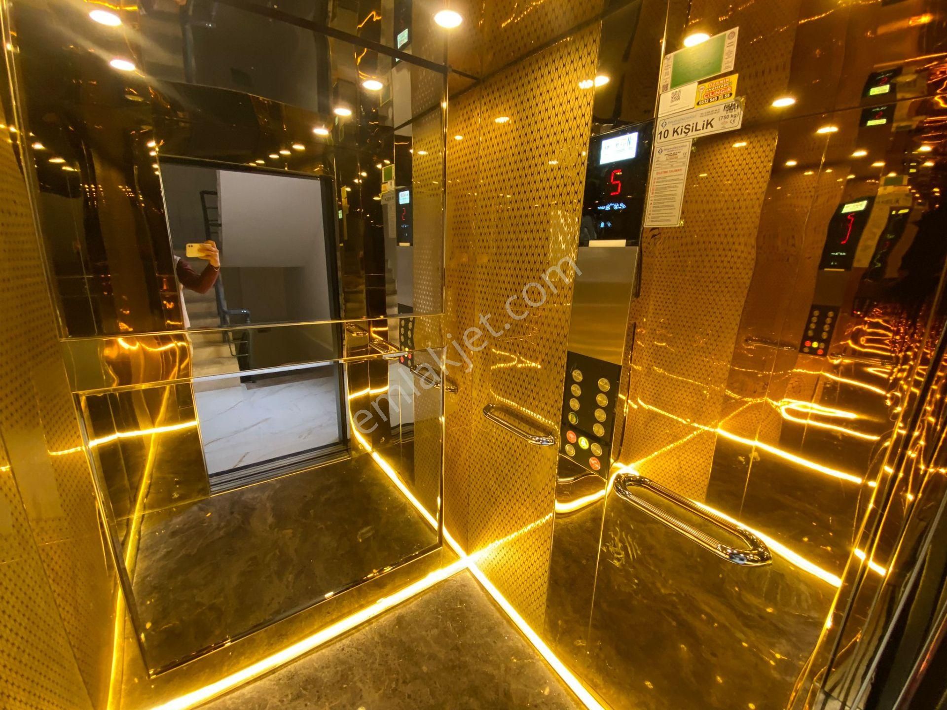 Karınca'dan Davultepe'de Havuzlu B.mutfaklı Üç Cepheli 2+1 - Görsel 23