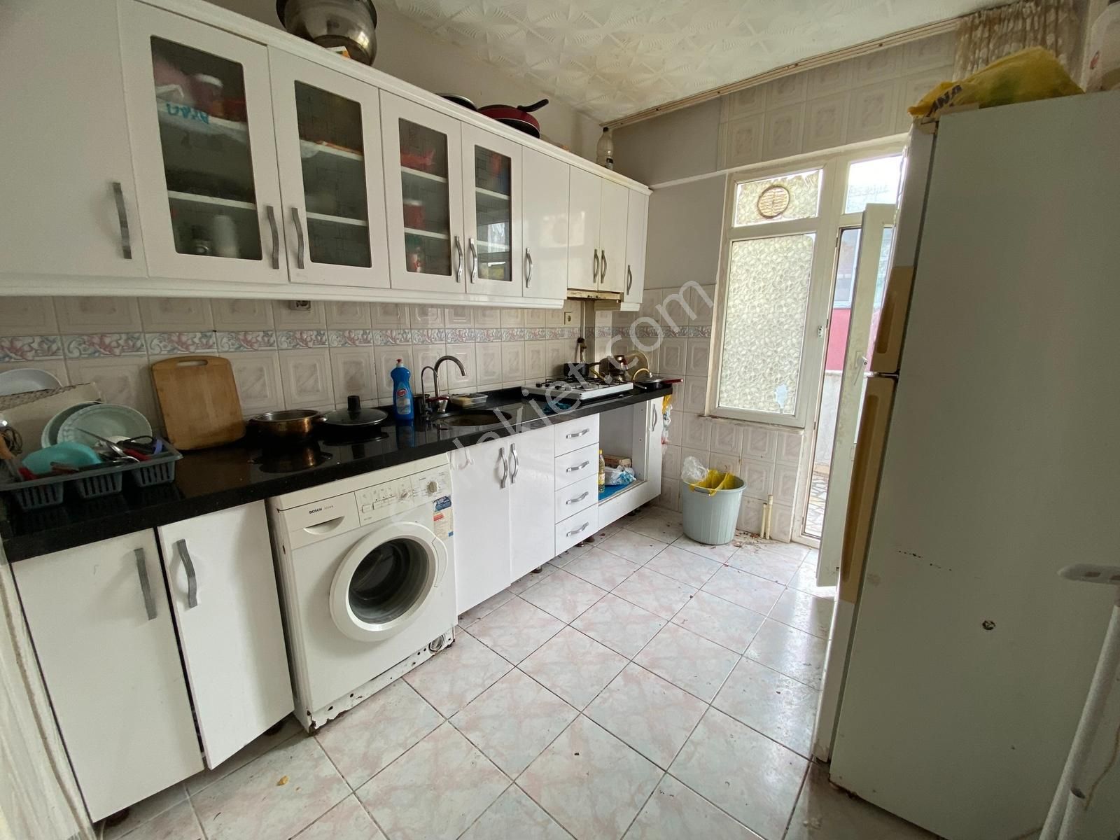 Lidya Emlak'tan 3+1 140m2 3 Cepheli Cadde Önü Satılık Daire - Görsel 2