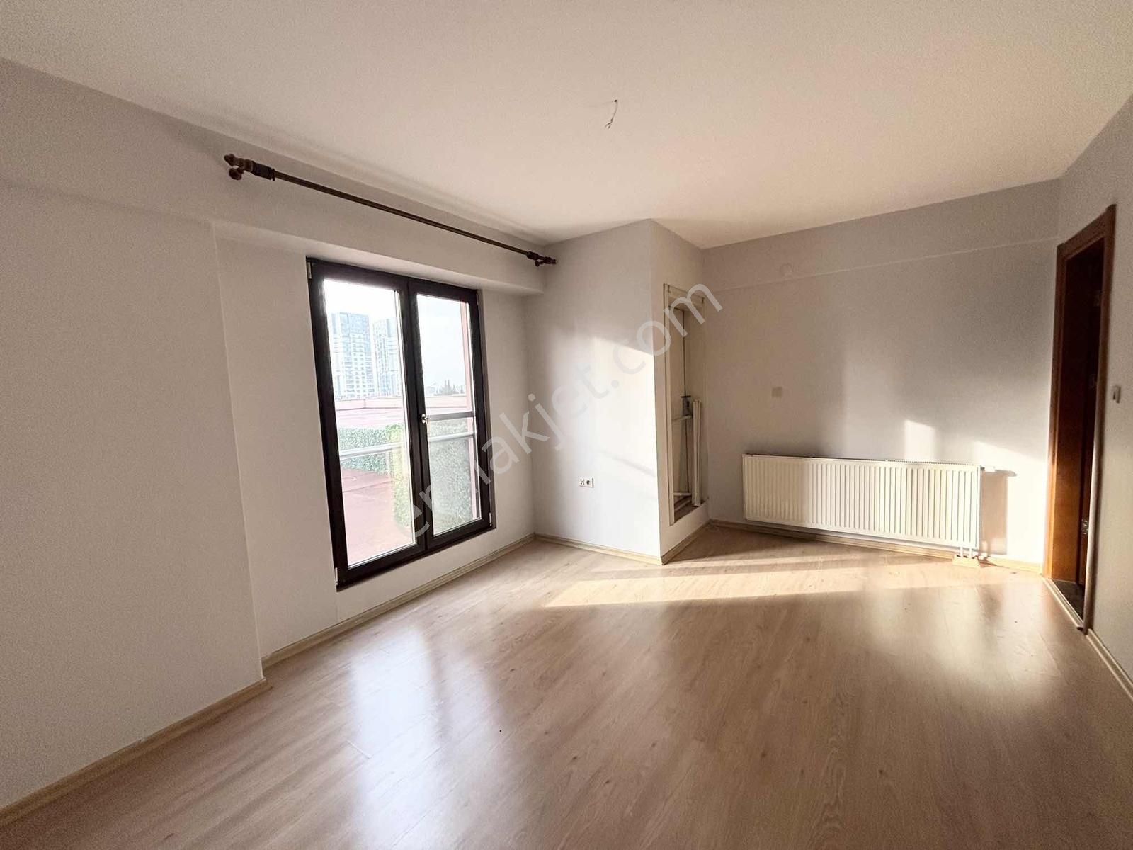 Rw Land Den 23 Nisan Merkezinde Özel Teras Alanlı 4+1 Daire - Görsel 9