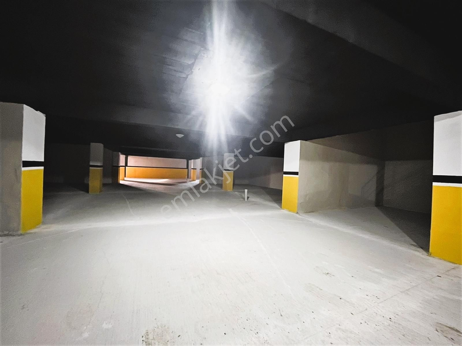 Bağlıca'da 4 Araçlık Kapalı Otoparklı 6+1 Satılık 3 Katlı Villa - Görsel 10
