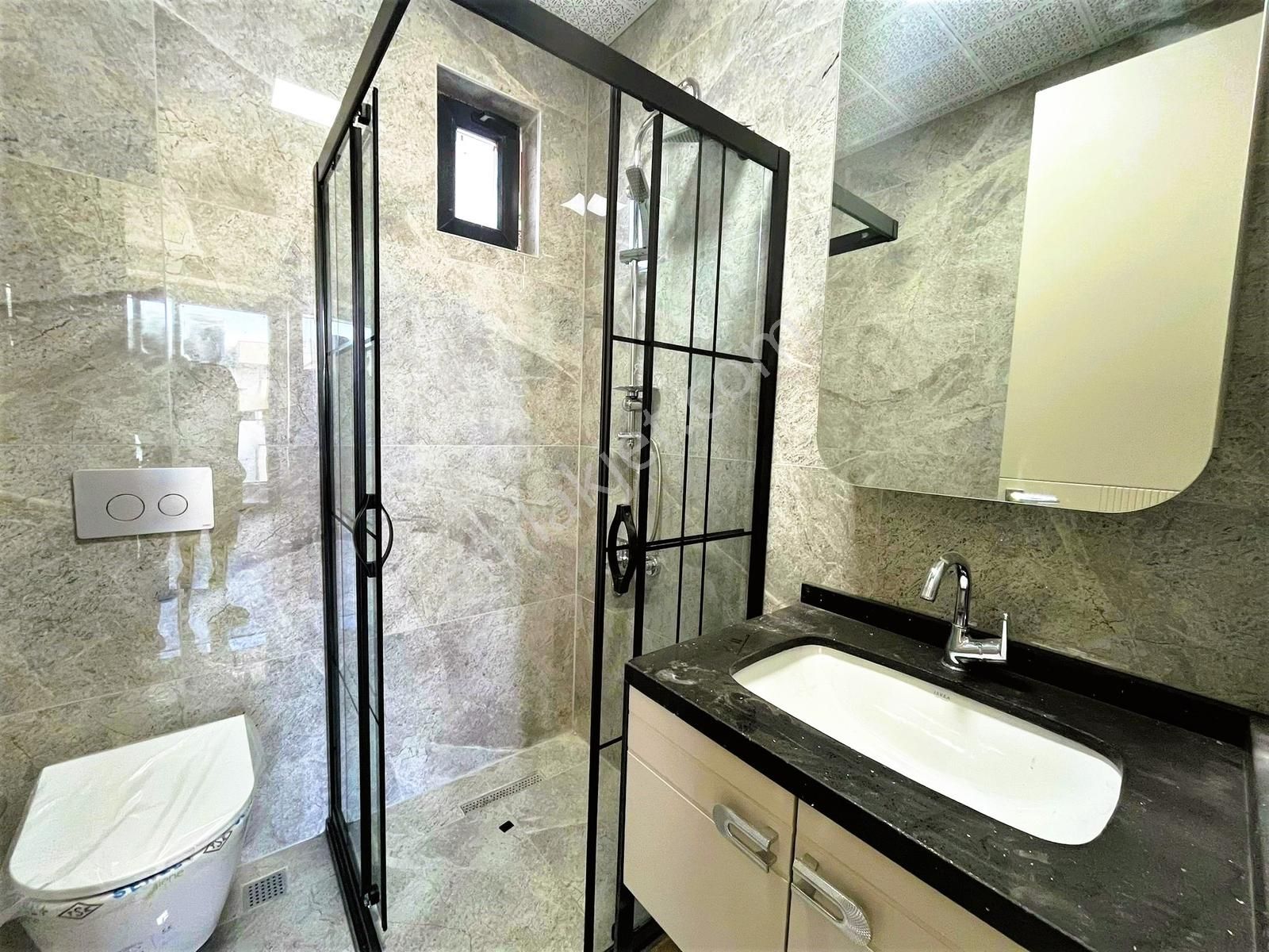 Bağlıca'da 4 Araçlık Kapalı Otoparklı 6+1 Satılık 3 Katlı Villa - Görsel 21