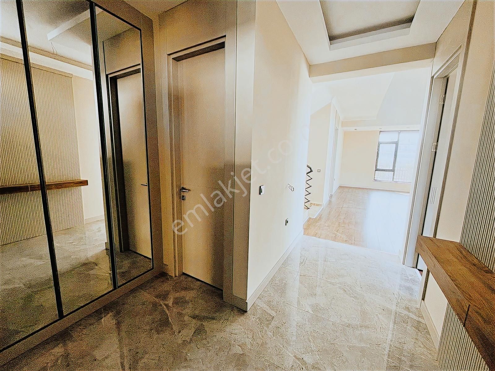 Bağlıca'da 4 Araçlık Kapalı Otoparklı 6+1 Satılık 3 Katlı Villa - Görsel 16