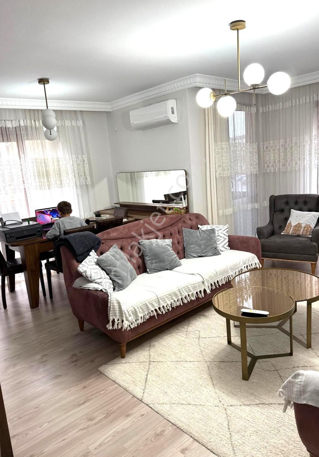 Tuzla İstasyon Mahallesinde 2+1 Satılık Daire