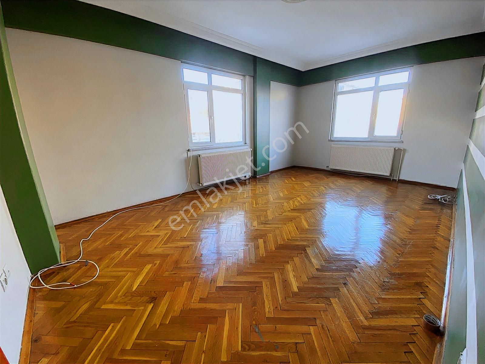 Lidya Emlak'tan E-5 Dibi 3+1 125m2 Ara Kat Üç Cepheli Daire