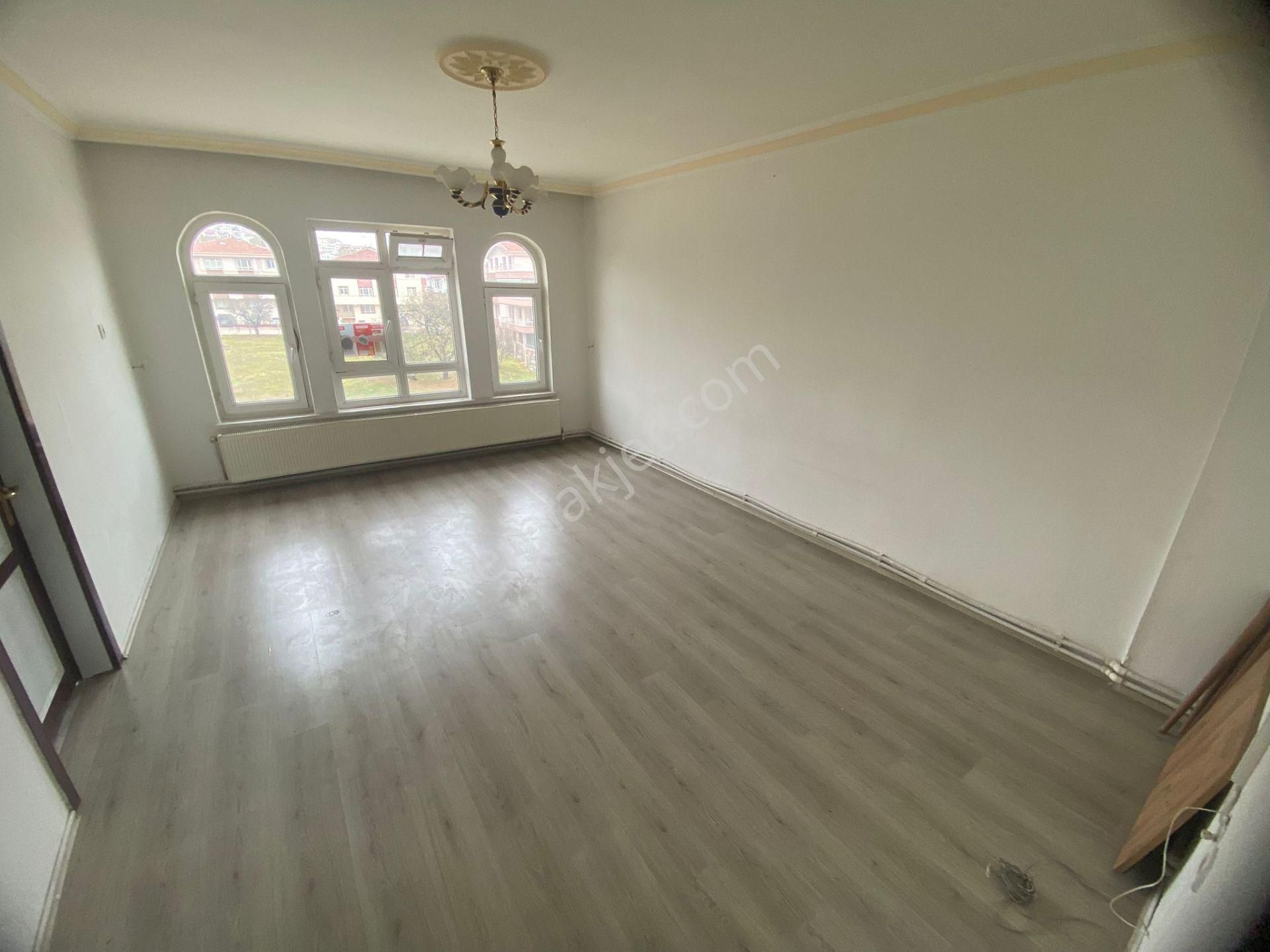 Etlik Şehir Hastanesi Yakını İskanlı Katta Fırsat Daire !! - Görsel 6