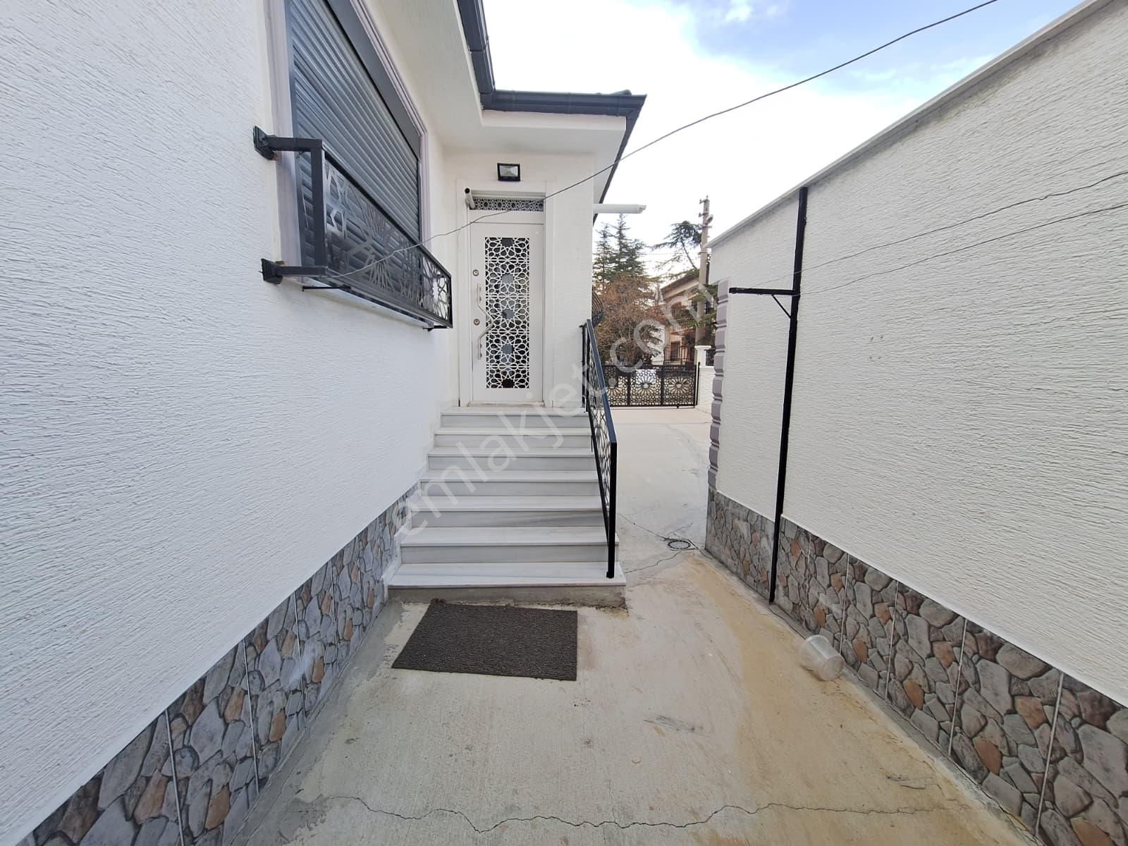 Yaman'dan Bolvadin Bağlarbaşı Mahallesin'de Satılık 5+1 Villa - Görsel 42