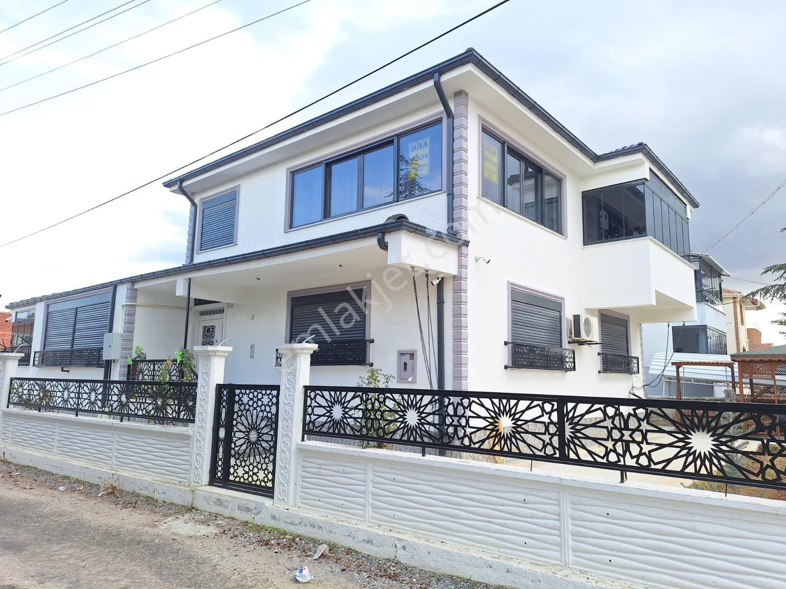 Yaman'dan Bolvadin Bağlarbaşı Mahallesin'de Satılık 5+1 Villa - Görsel 37
