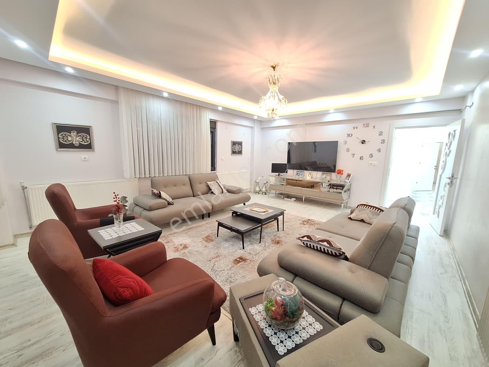 Yaman'dan Bolvadin Bağlarbaşı Mahallesin'de Satılık 5+1 Villa - Görsel 2