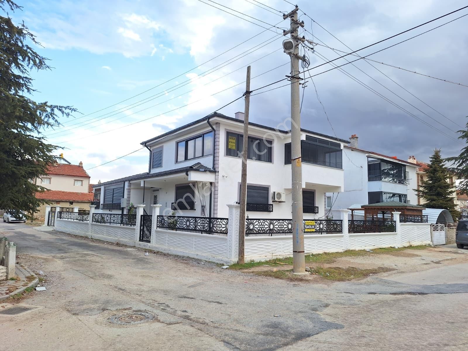 Yaman'dan Bolvadin Bağlarbaşı Mahallesin'de Satılık 5+1 Villa - Görsel 33