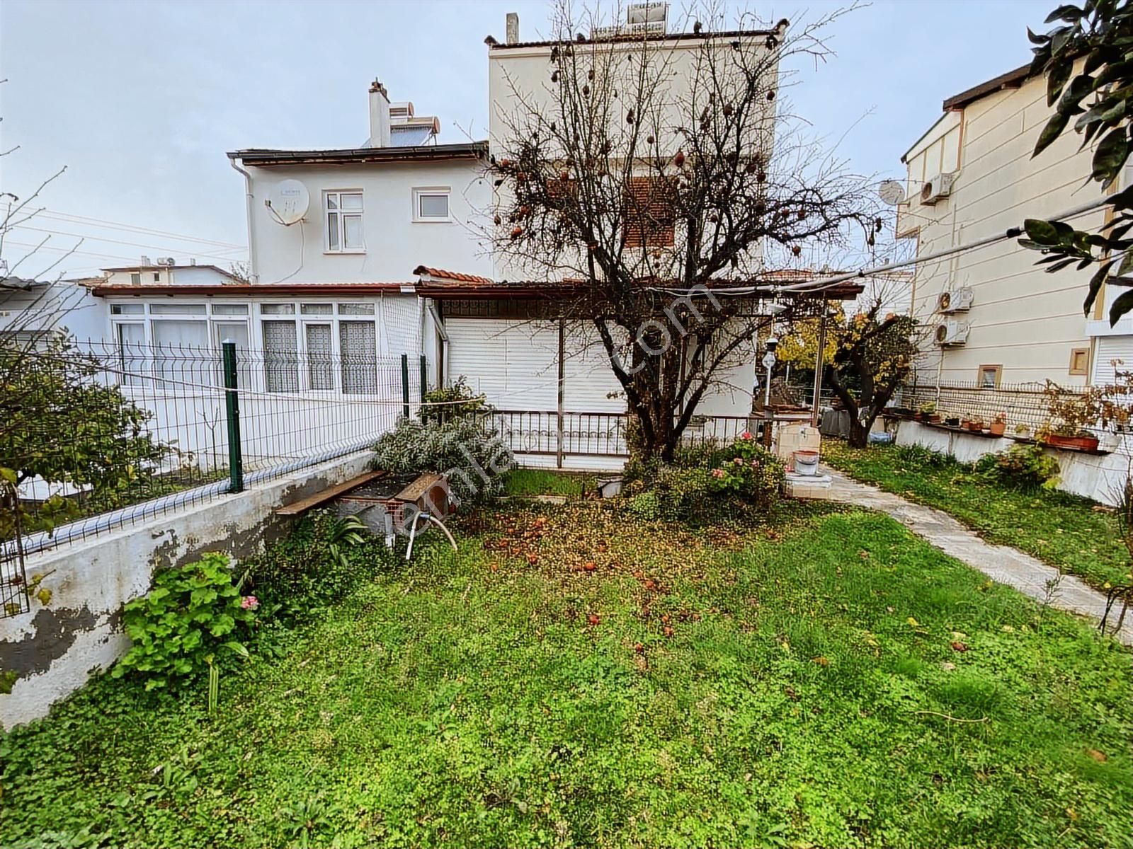 Dağlı !gayrimenkul'den 3+1 Denize Yürüme Mesafesi Fırsat Villa