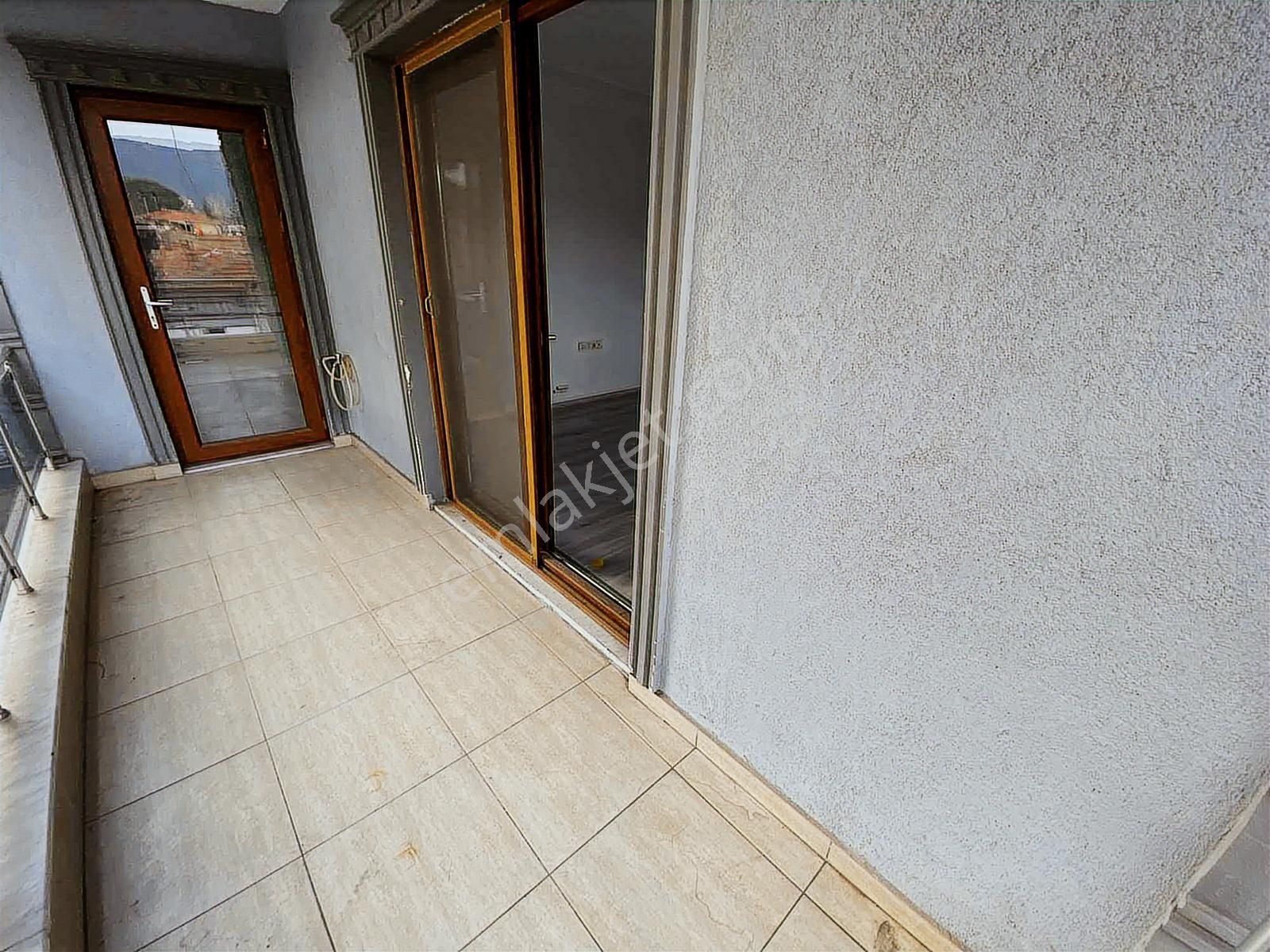 Dağlı Gayrimenkul'den 150m2/3+1 Kaloriferli Otobüs Güzergahı - Görsel 3