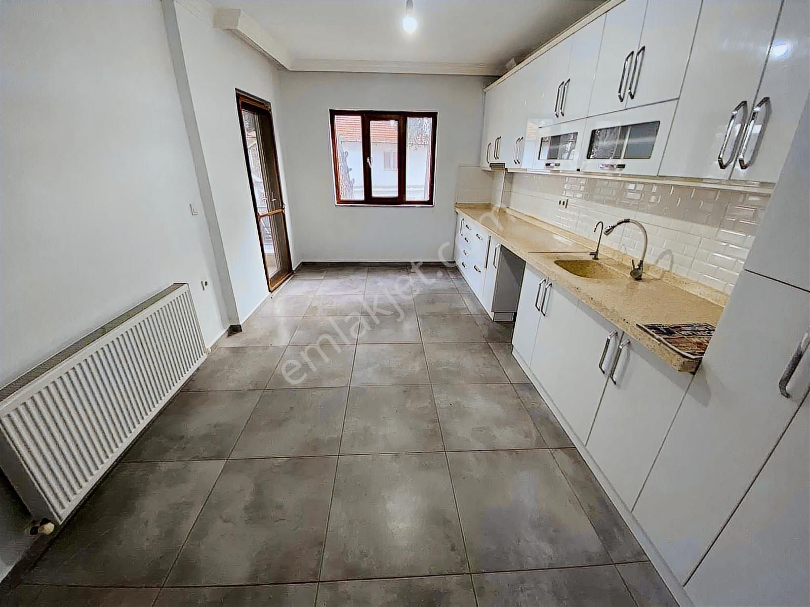 Dağlı Gayrimenkul'den 150m2/3+1 Kaloriferli Otobüs Güzergahı - Görsel 7