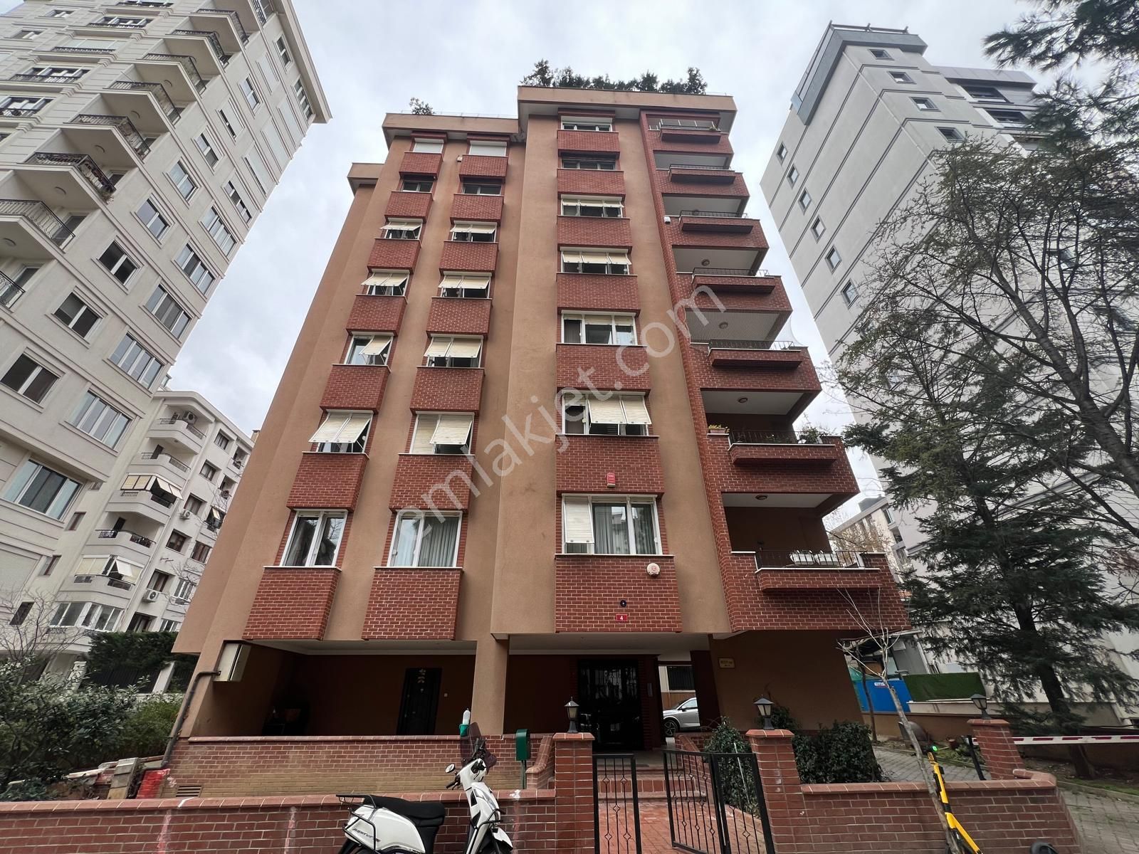 Bağdat Caddesi Ve Marmaraya Yakın 4+1 150 M² Net Net Kullanımlı