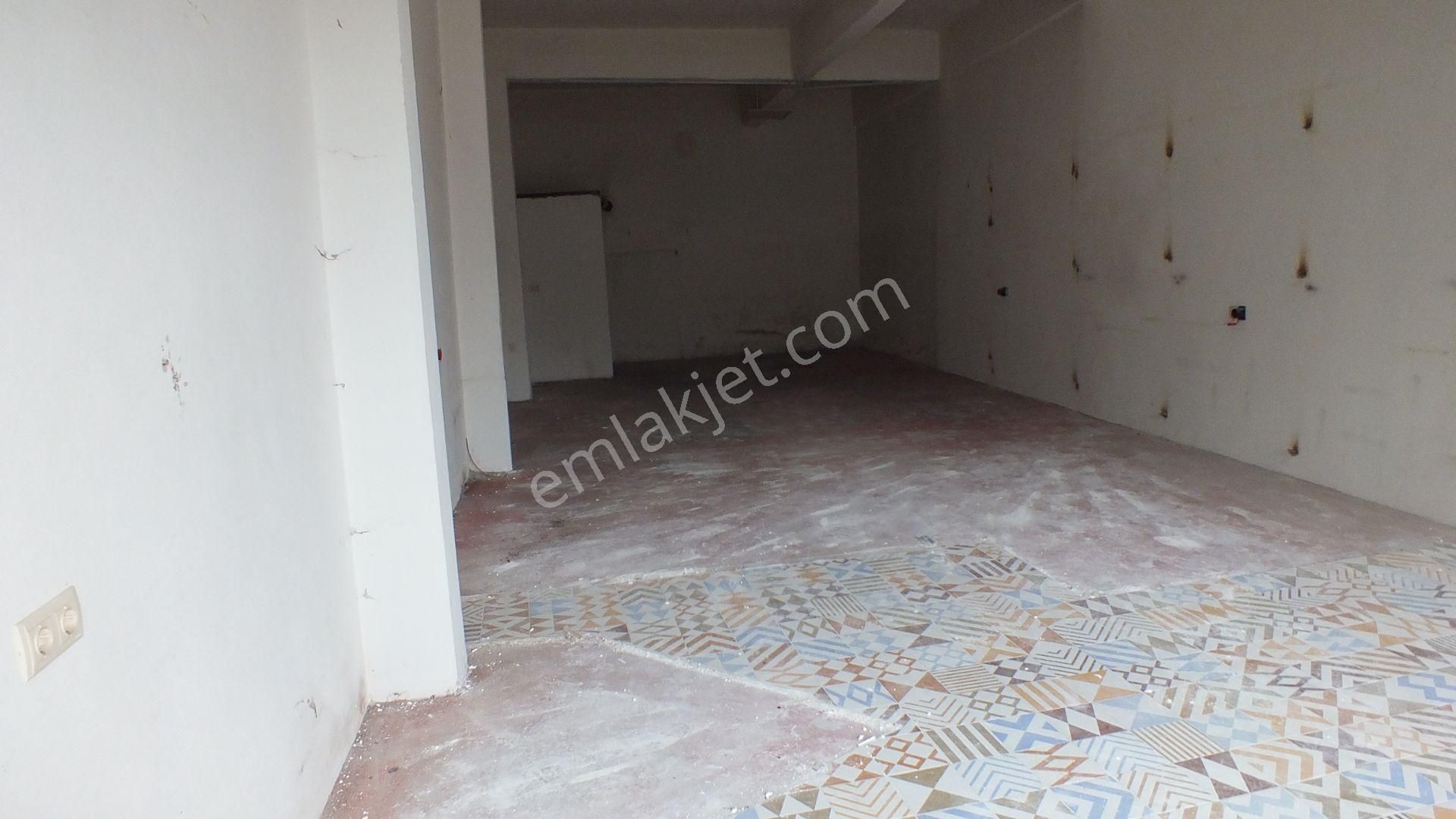 Deliklitaş Kiralık 100m2 Yol Üstü Dükkan - Görsel 9