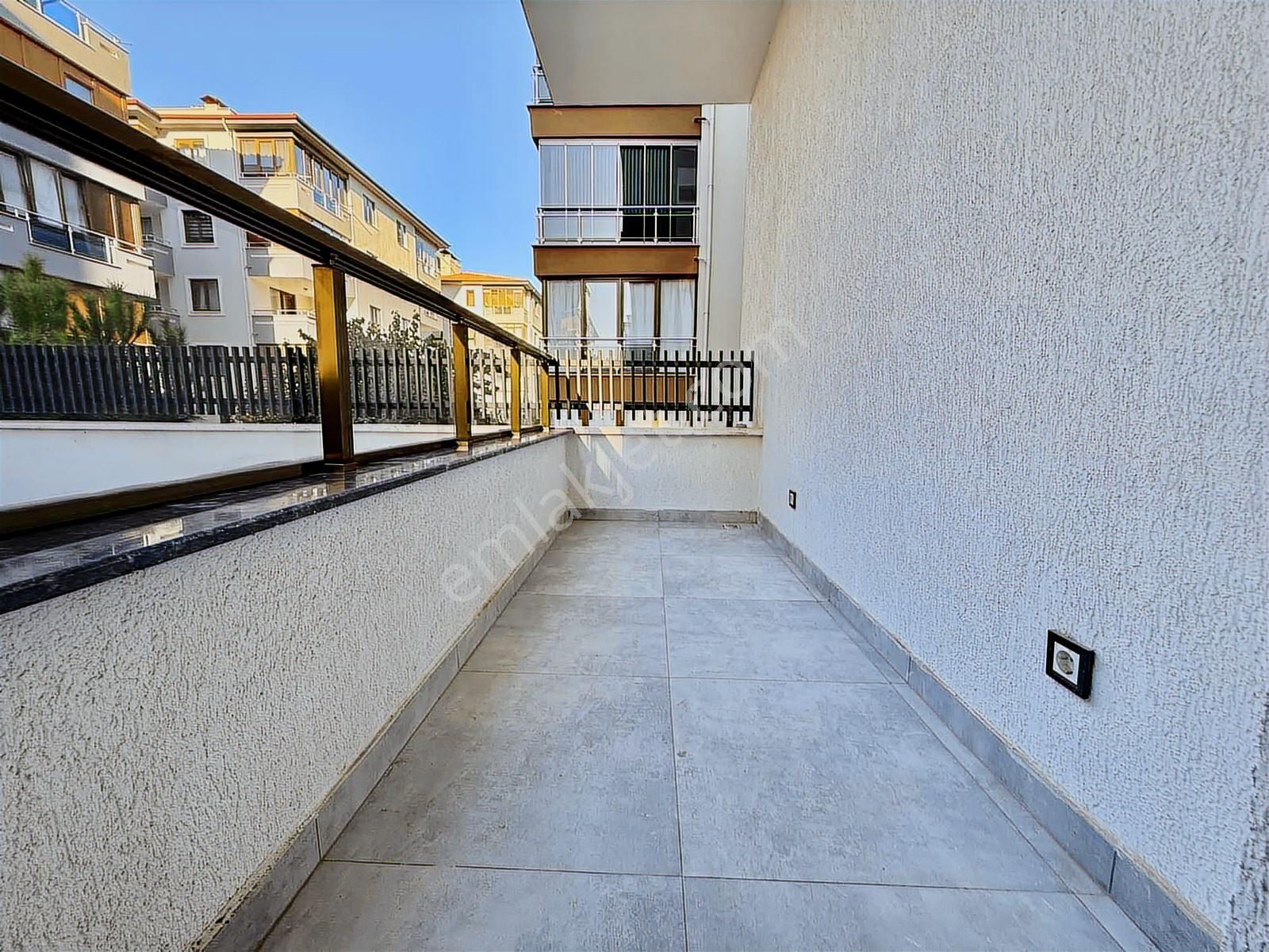 Adalet Mahallesi'nde Satılık 3.5+1 180 M2 Bahçe Katı Daire - Görsel 2