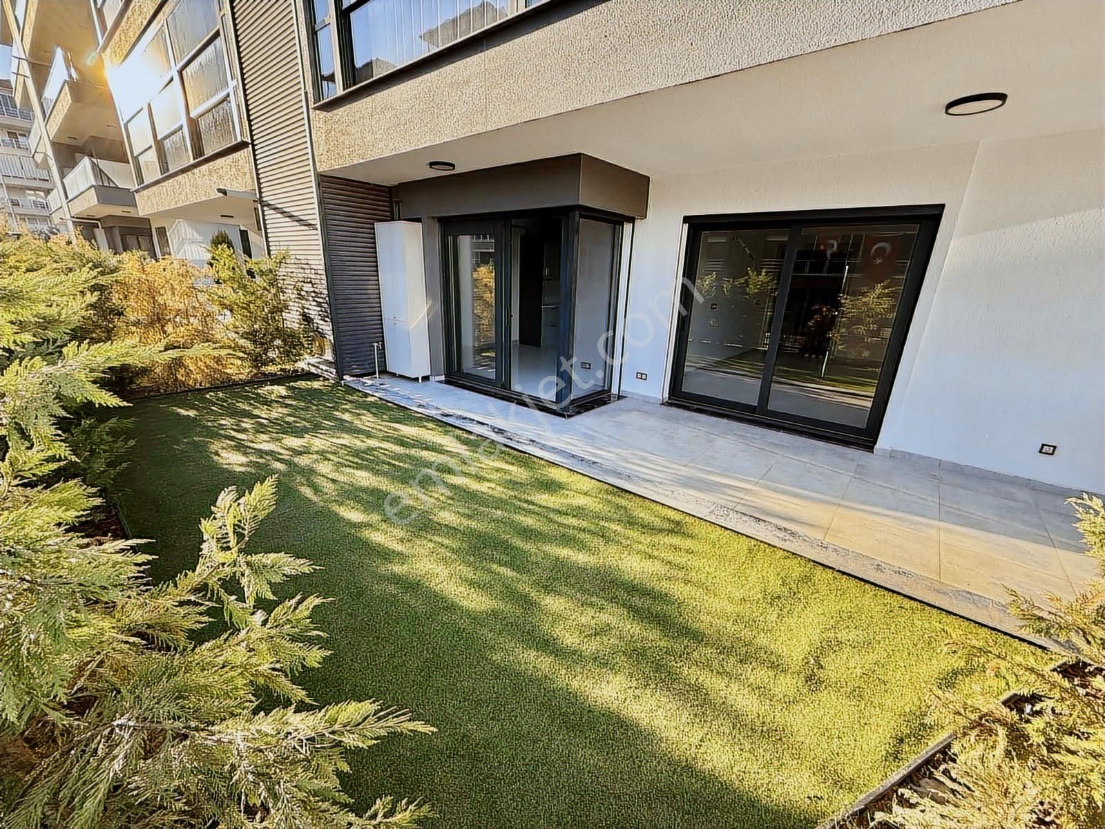 Adalet Mahallesi'nde Satılık 3.5+1 180 M2 Bahçe Katı Daire