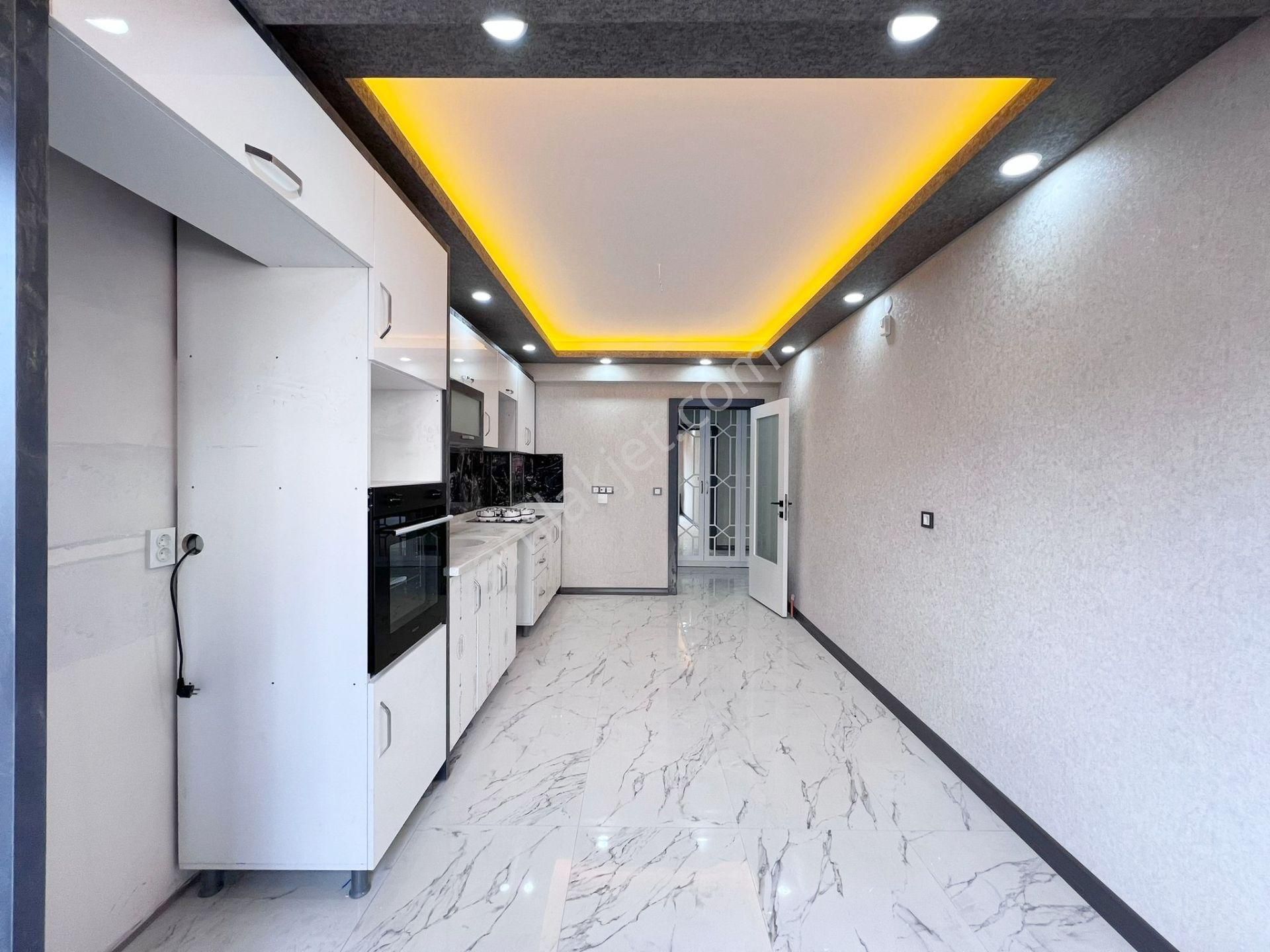 Öz'maşallah.dan Katta Acil Satılık Geniş 4+1 Daire,,, - Görsel 6