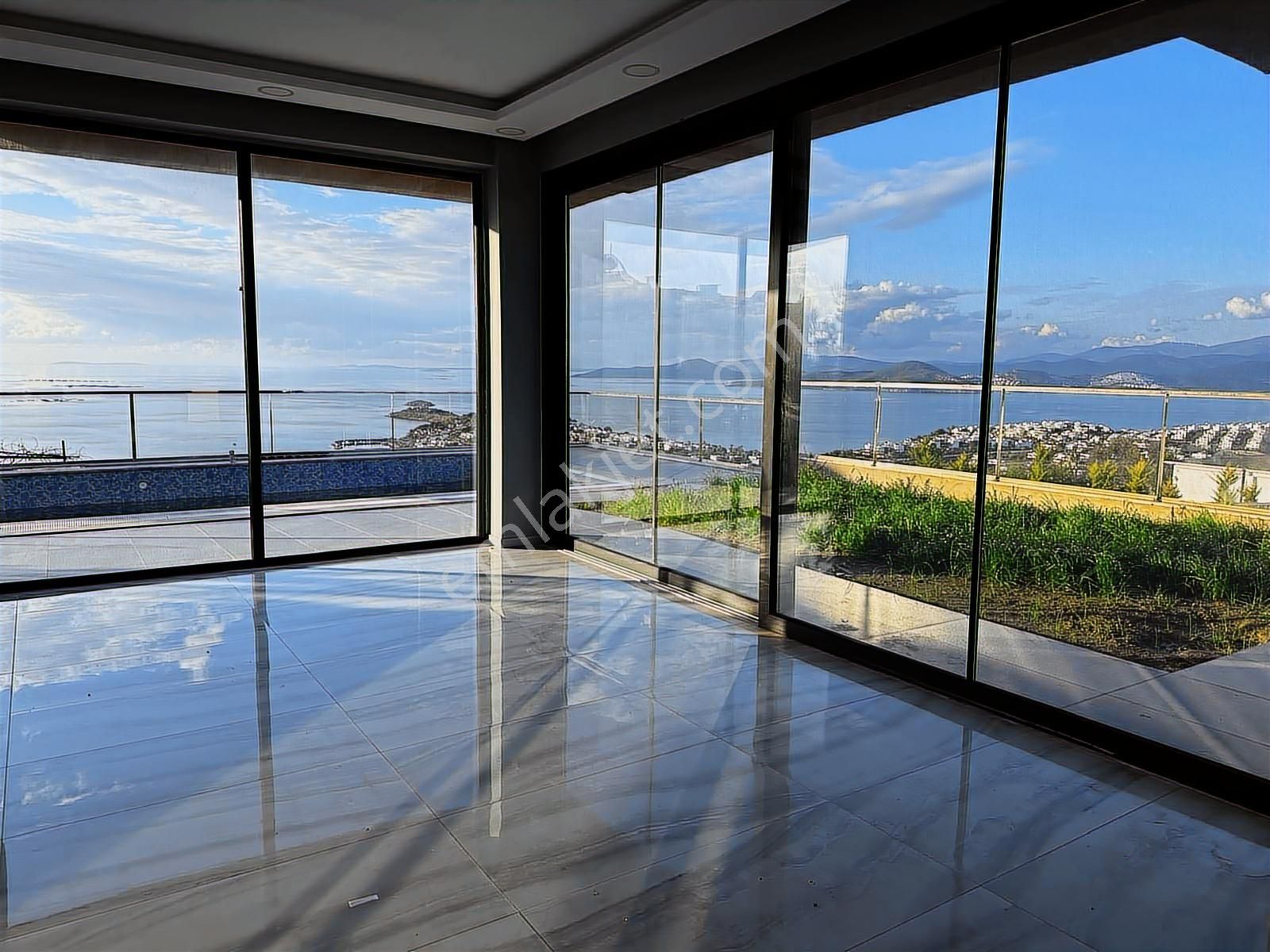 Bodrum Adabükünde Deniz Manzaralı Villa