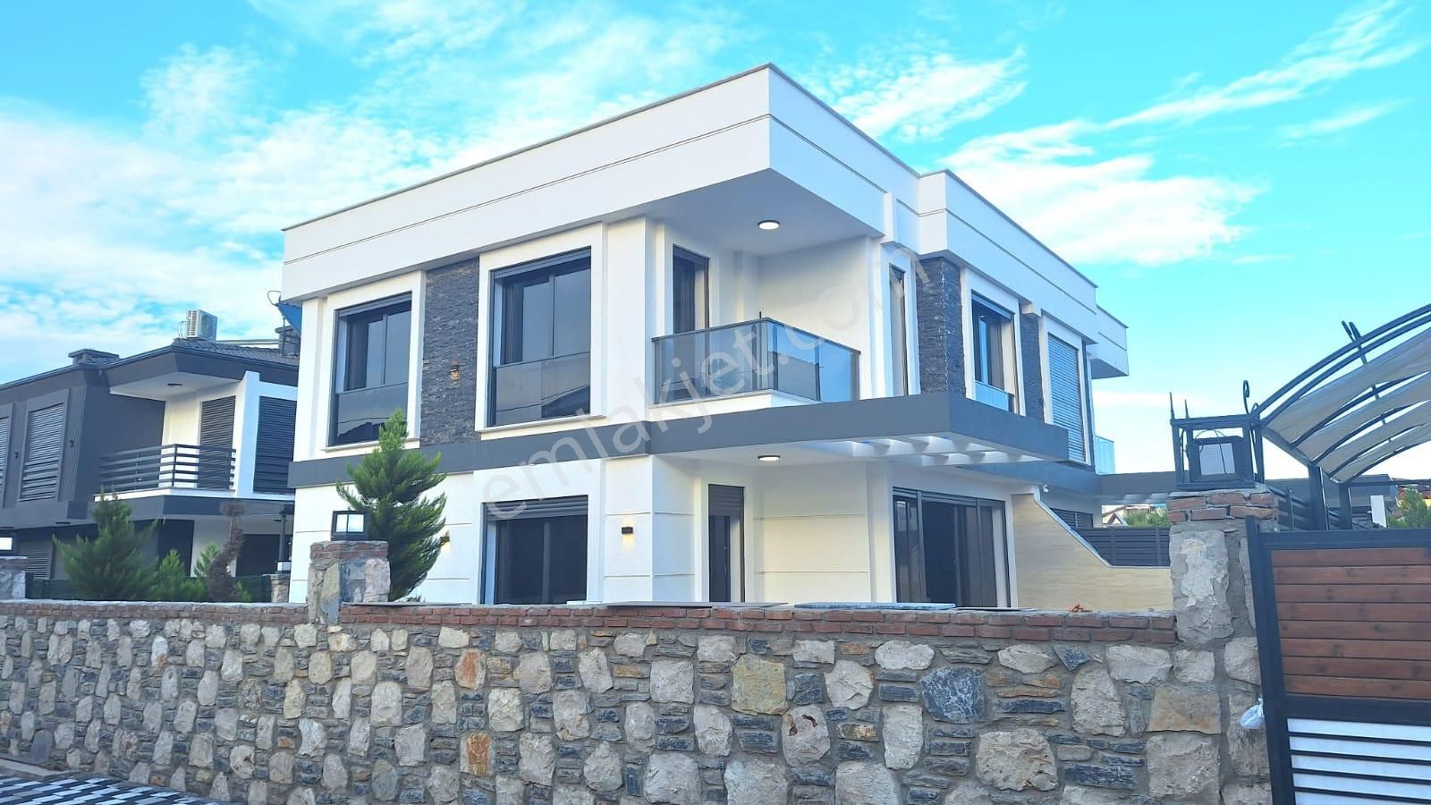 Didim Yeşilkent Yolunda 3+1 Ön Cepheli Havuzlu Müstakil Girişli Otoparklı Villamız Satışdadır - Görsel 6