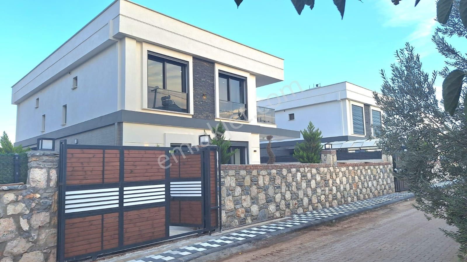 Didim Yeşilkent Yolunda 3+1 Ön Cepheli Havuzlu Müstakil Girişli Otoparklı Villamız Satışdadır - Görsel 4